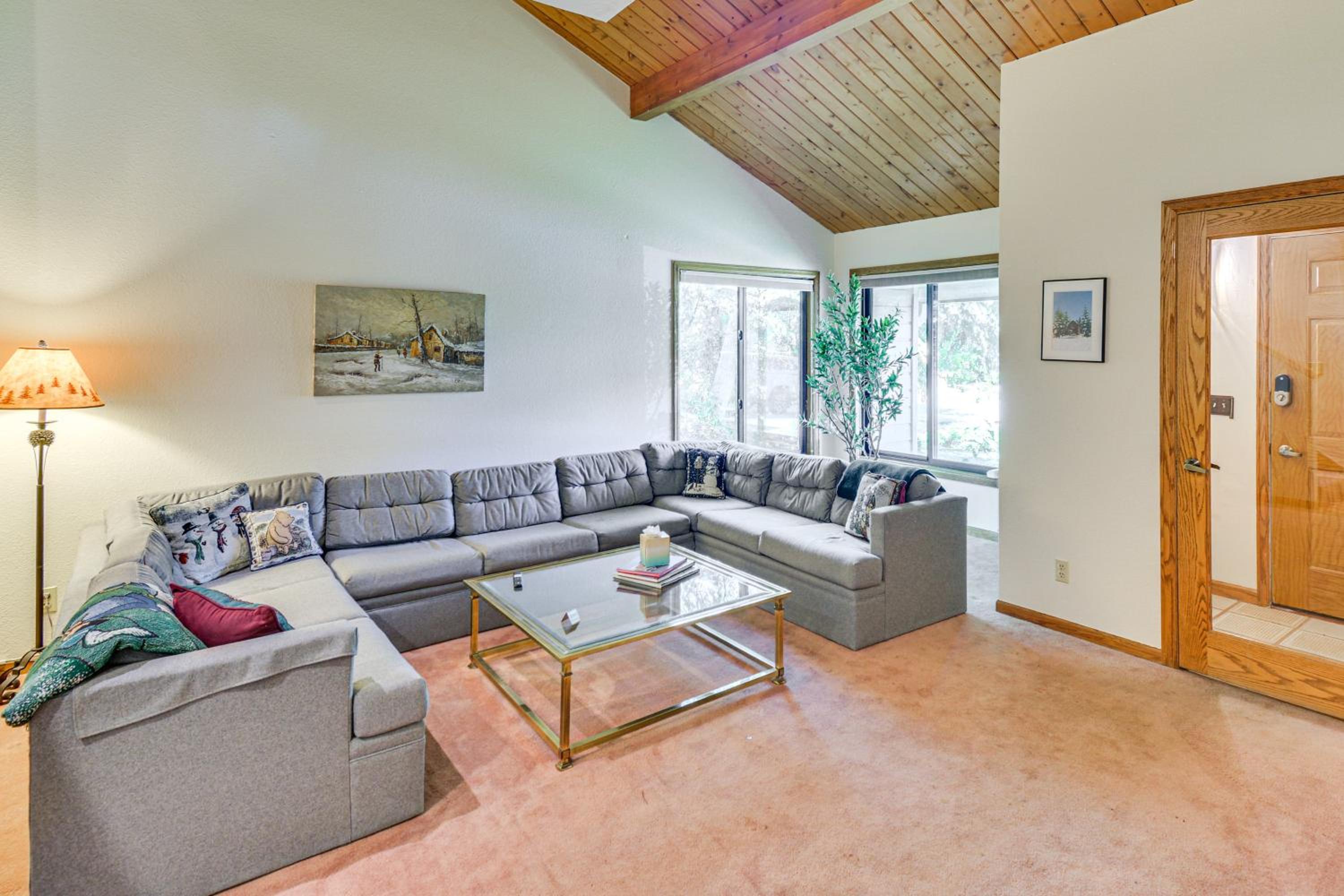 Large Family Duplex with Grill, Near Beaver Creek