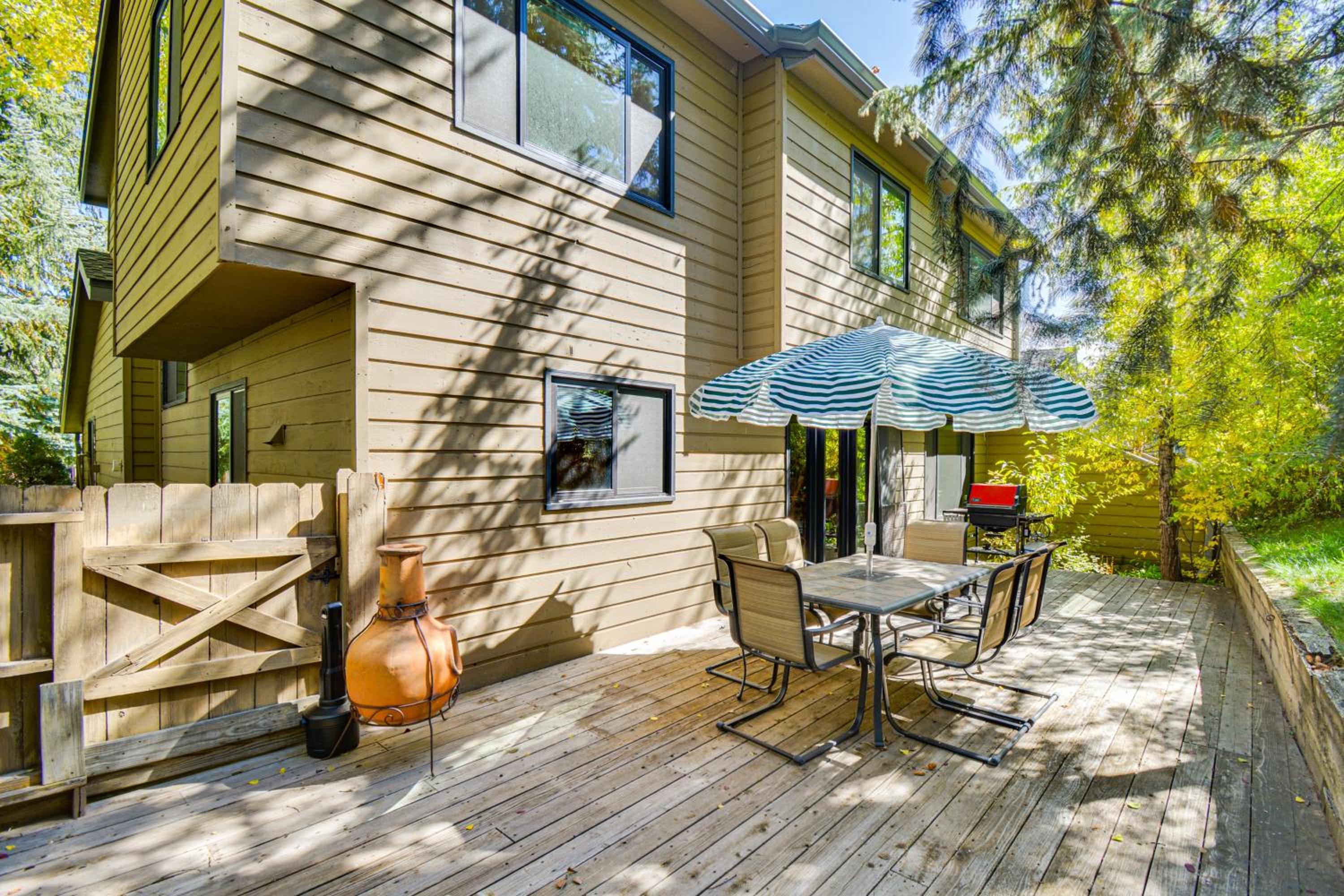 Large Family Duplex with Grill, Near Beaver Creek