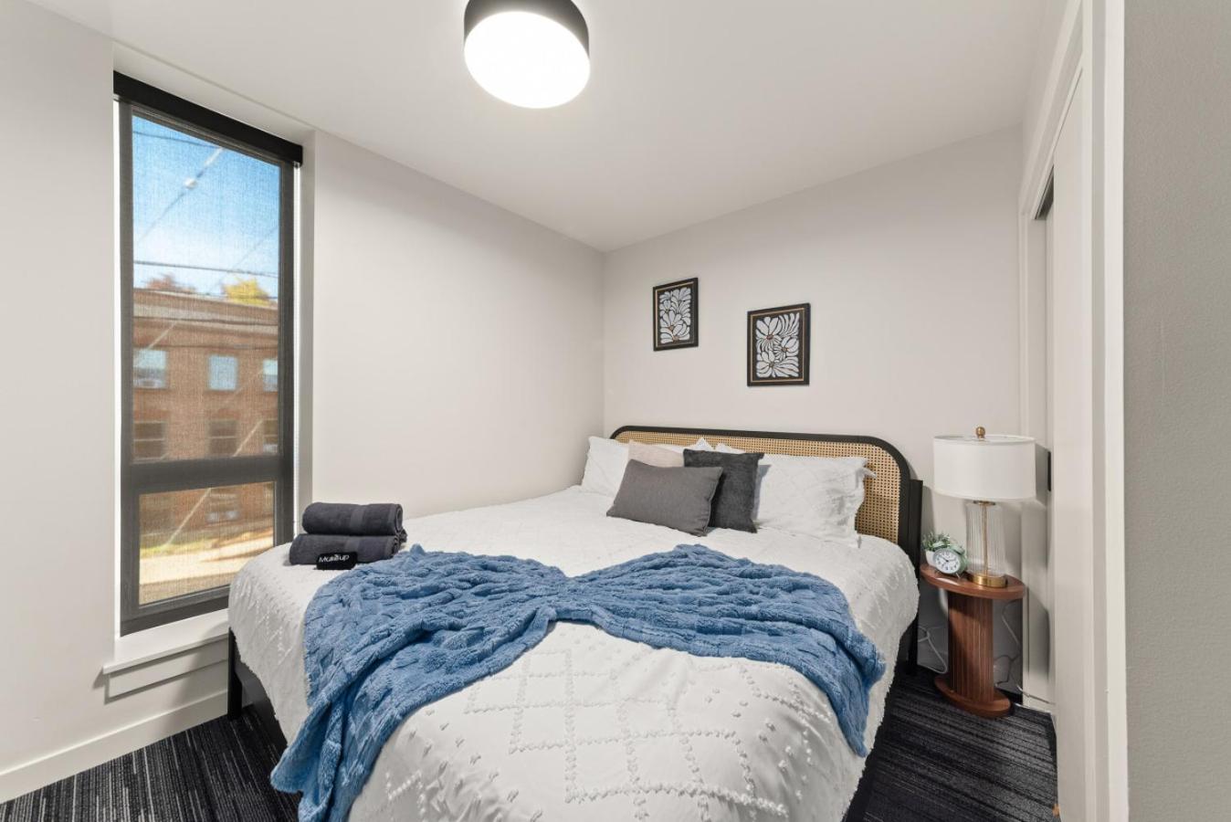 Downtown 2br 1bath with Parking
