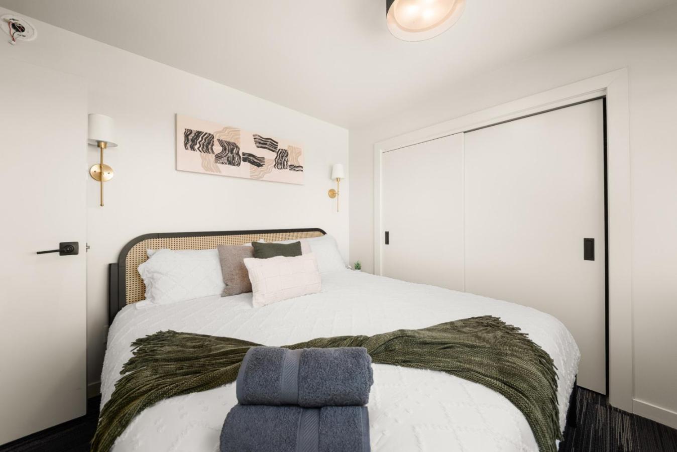 Downtown 2br 1bath with Parking