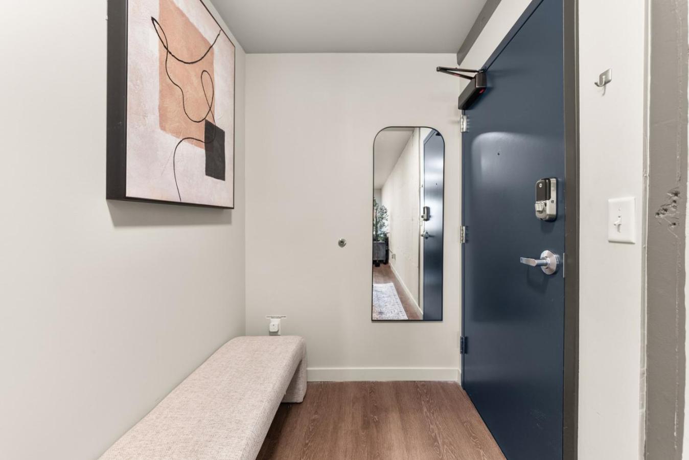 DT 2br 2bath Apartment