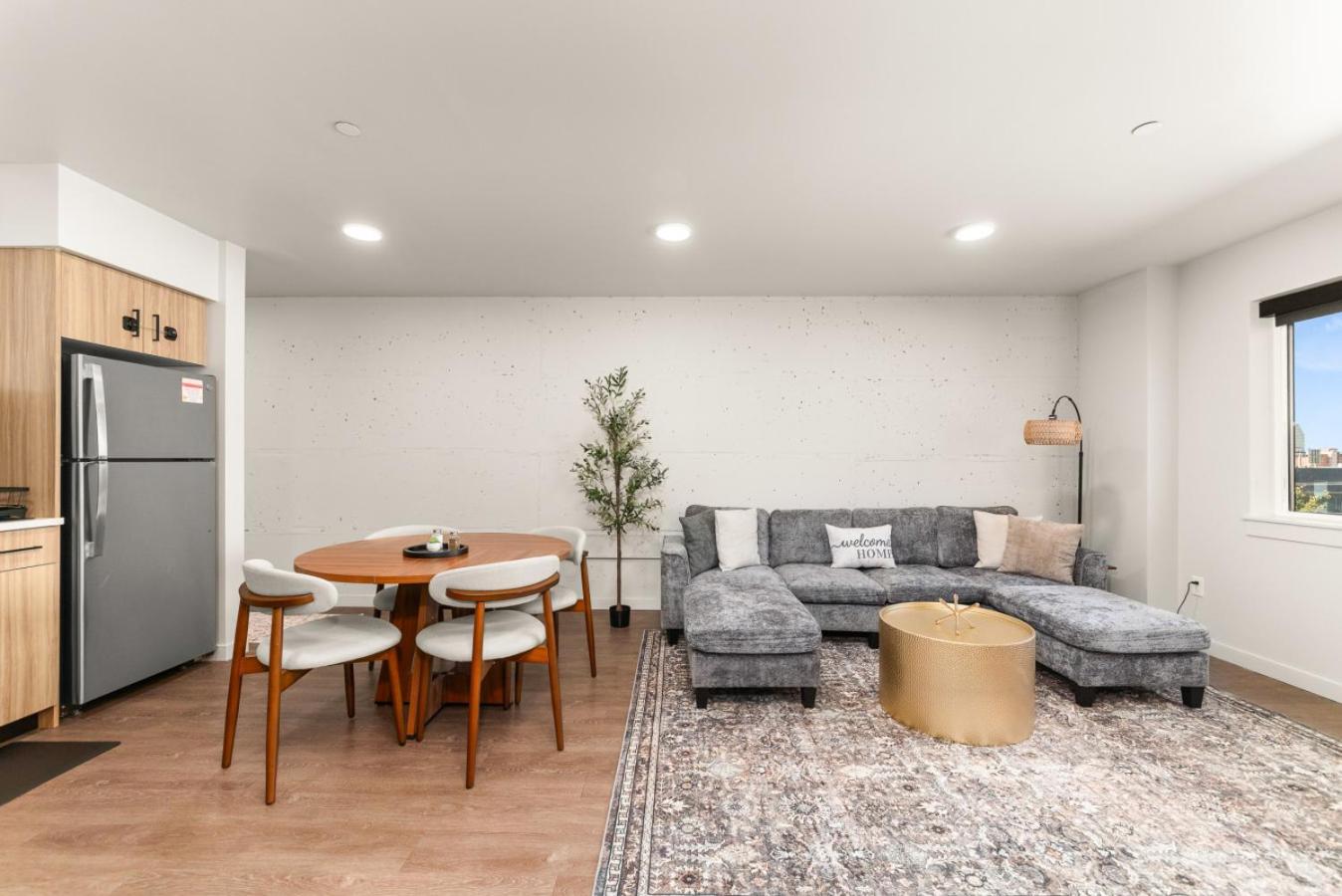 DT 2br 2bath Apartment