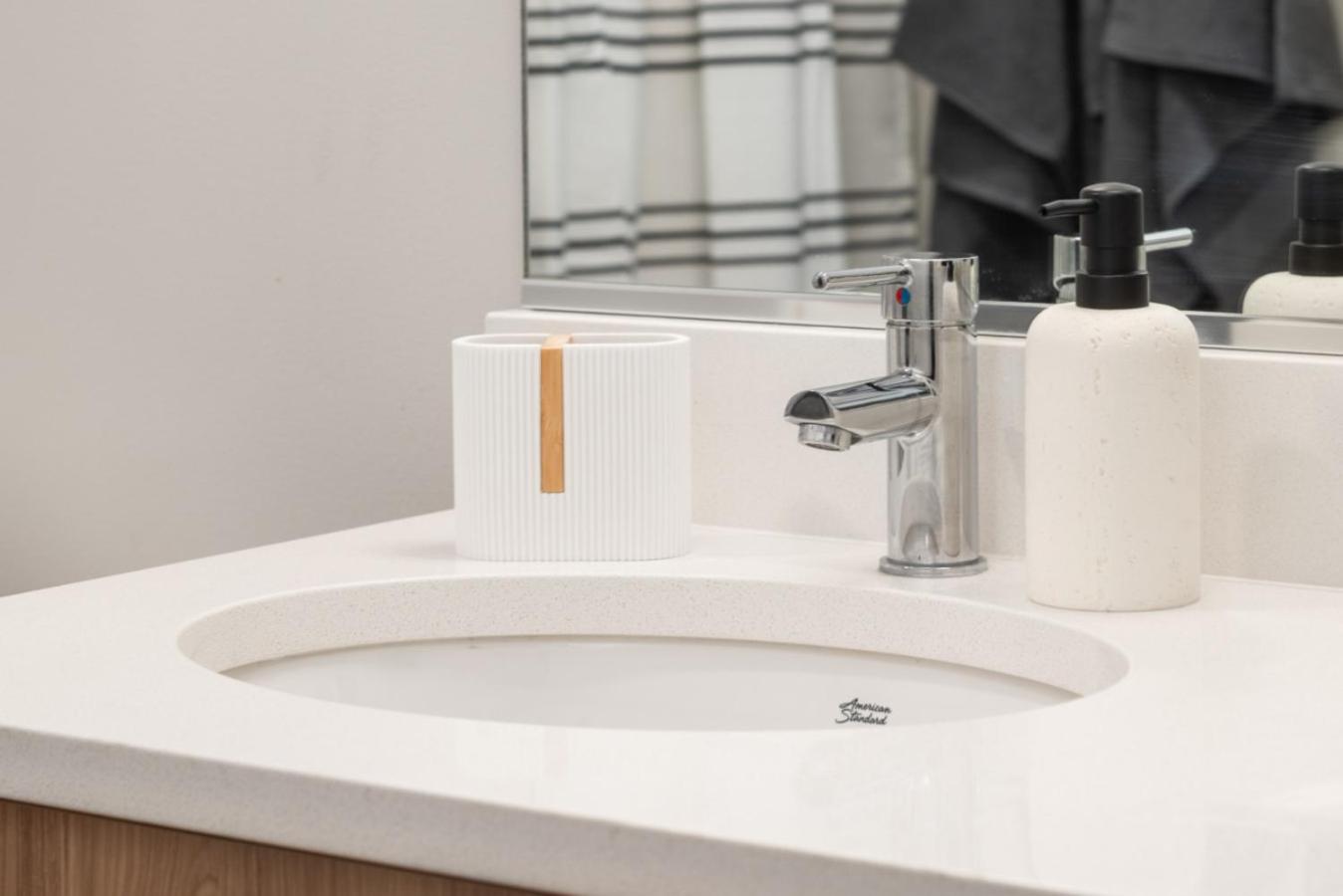 DT 2br 2bath Apartment