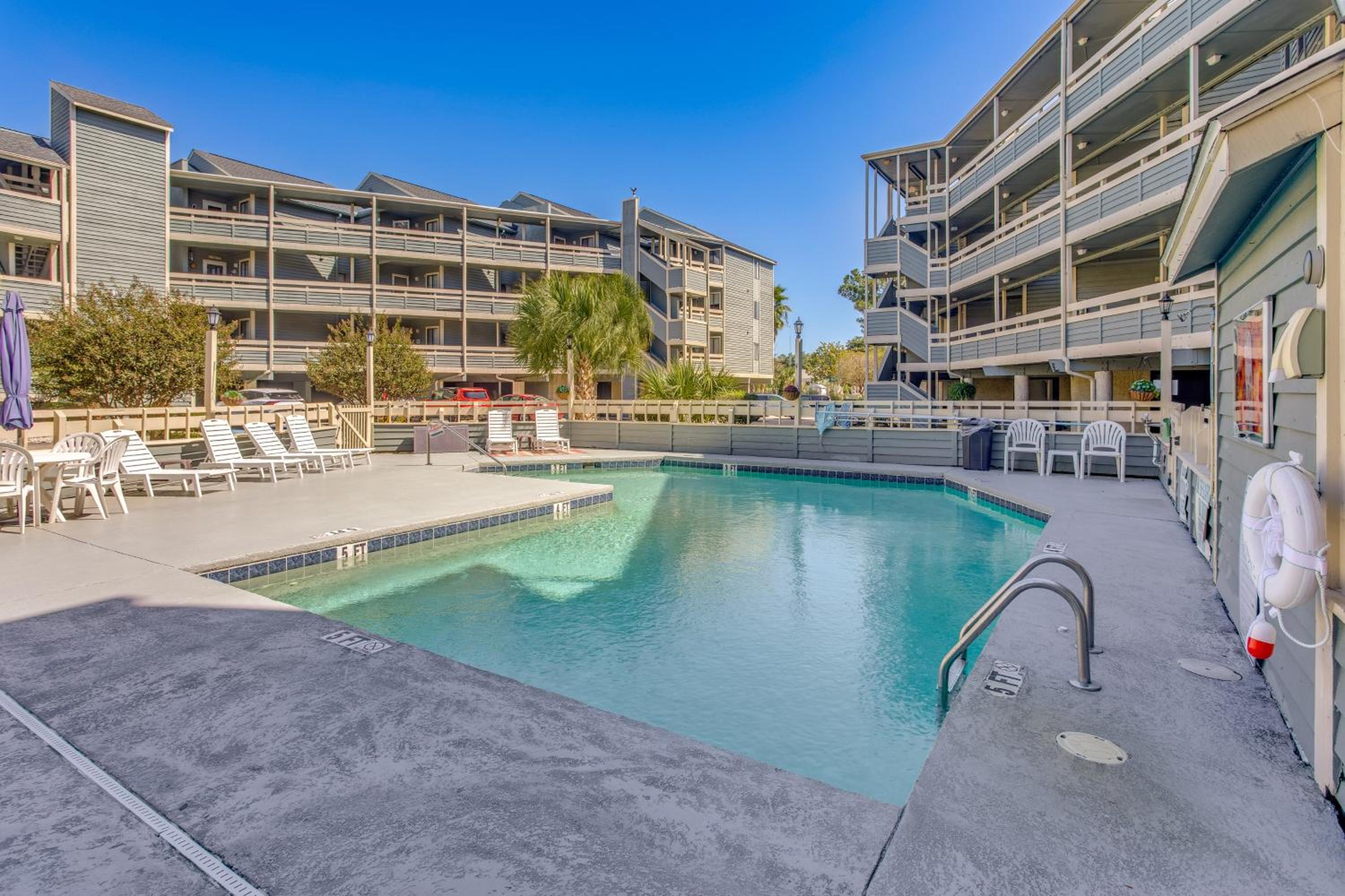 1 Mi to Beach Golf Glenn Villas Condo with Pool
