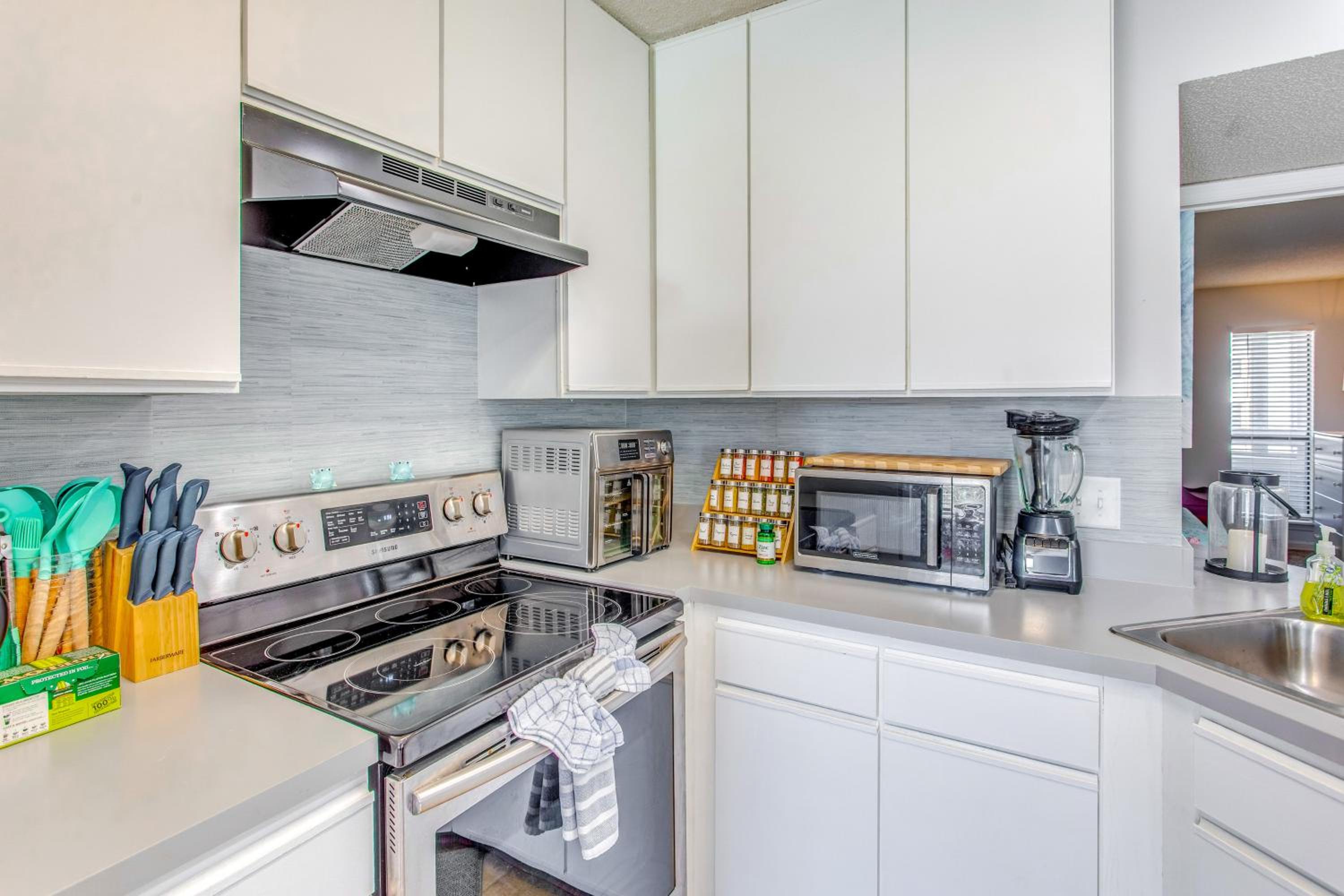 1 Mi to Beach Golf Glenn Villas Condo with Pool