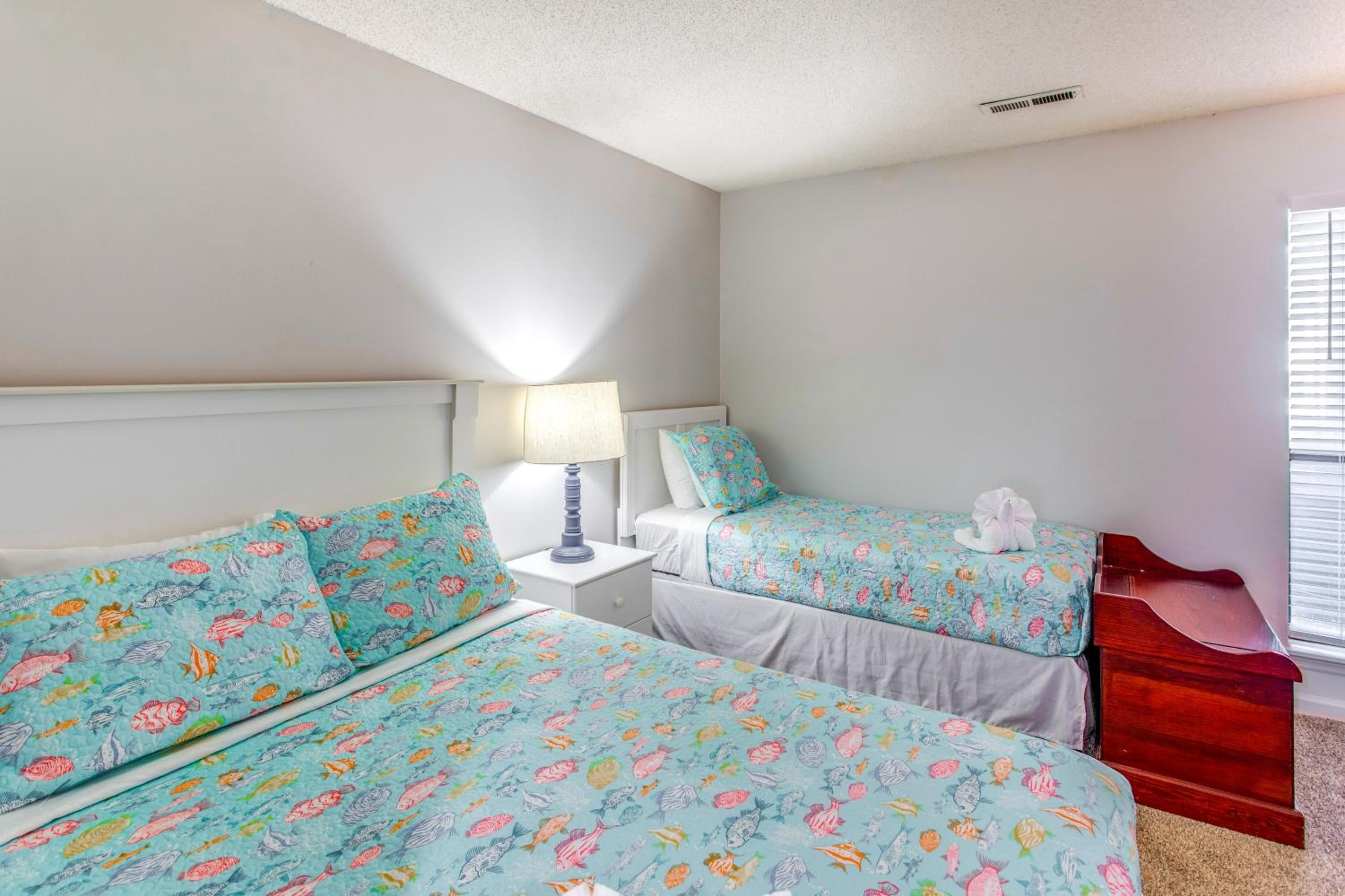 1 Mi to Beach Golf Glenn Villas Condo with Pool