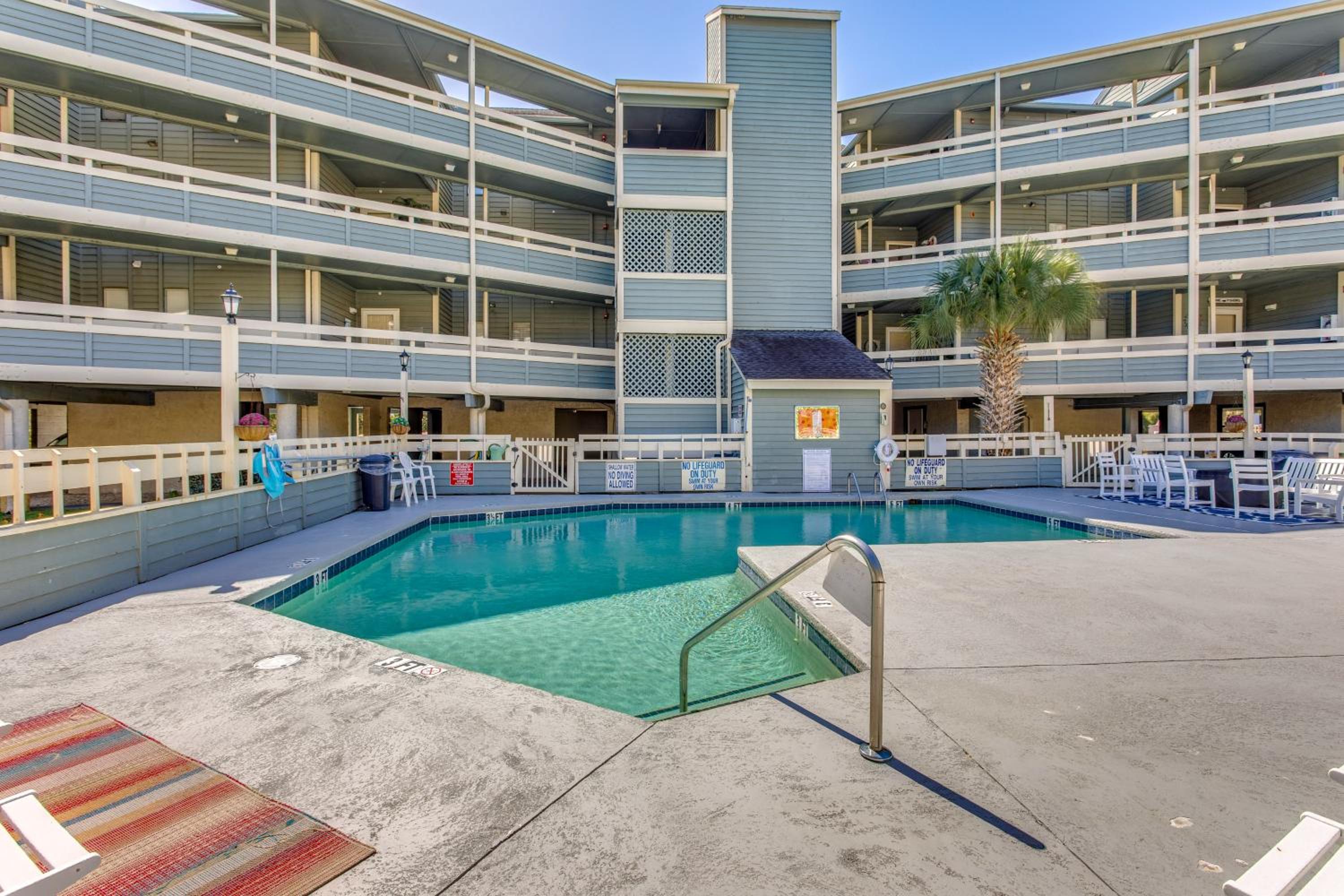 1 Mi to Beach Golf Glenn Villas Condo with Pool