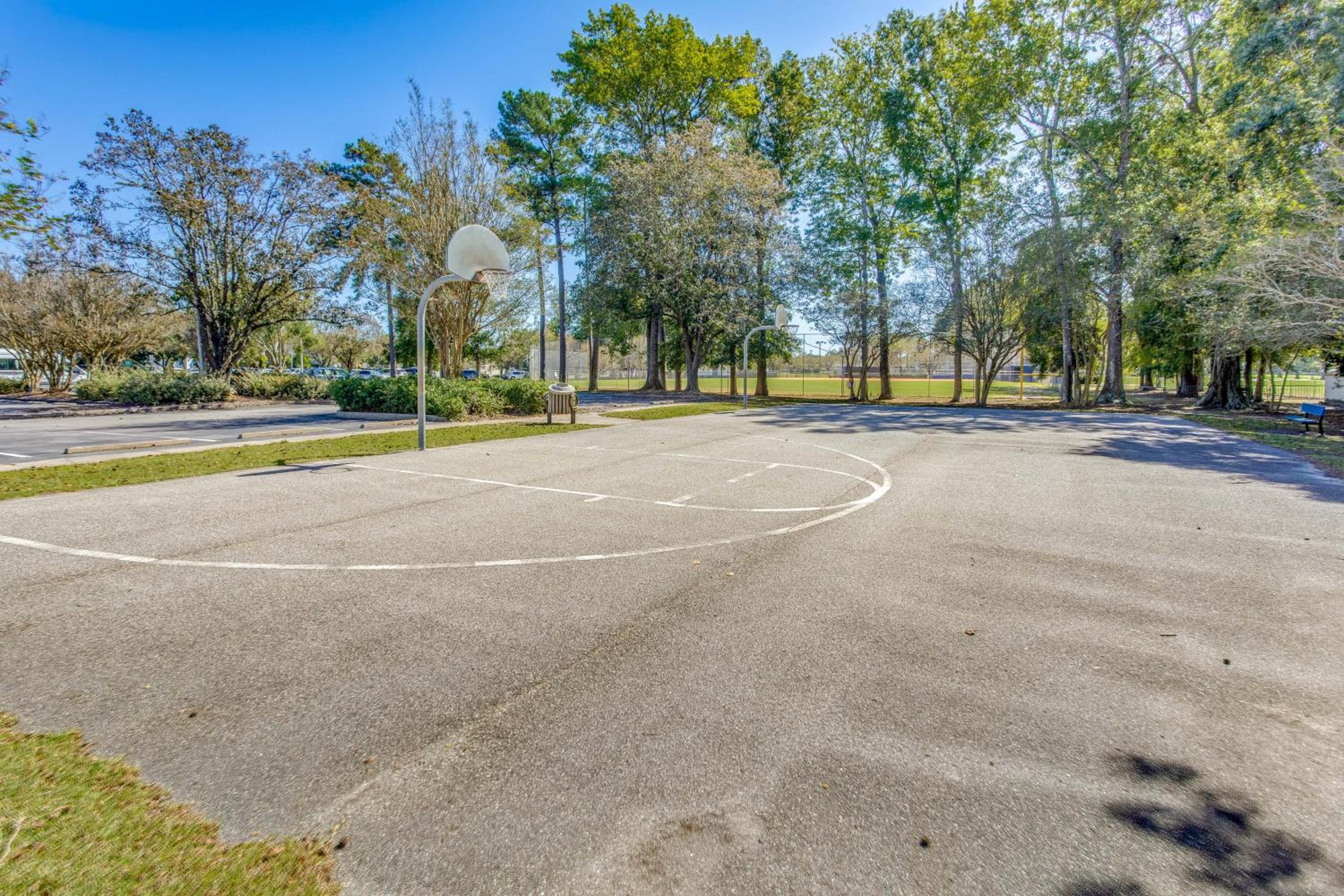 1 Mi to Beach Golf Glenn Villas Condo with Pool