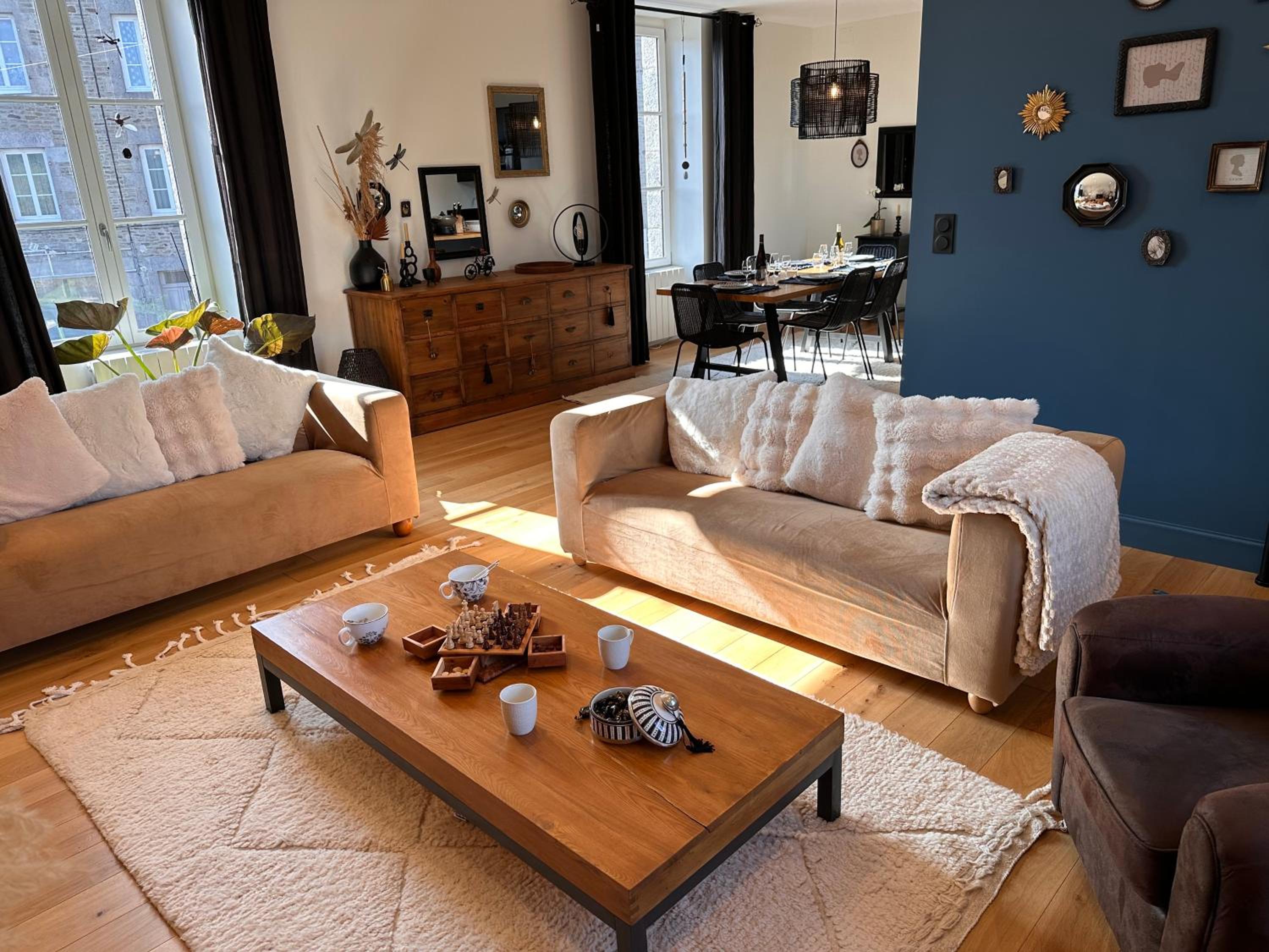 Les Libellules Appartement avec baignoire spa à Dinan Lanvallay