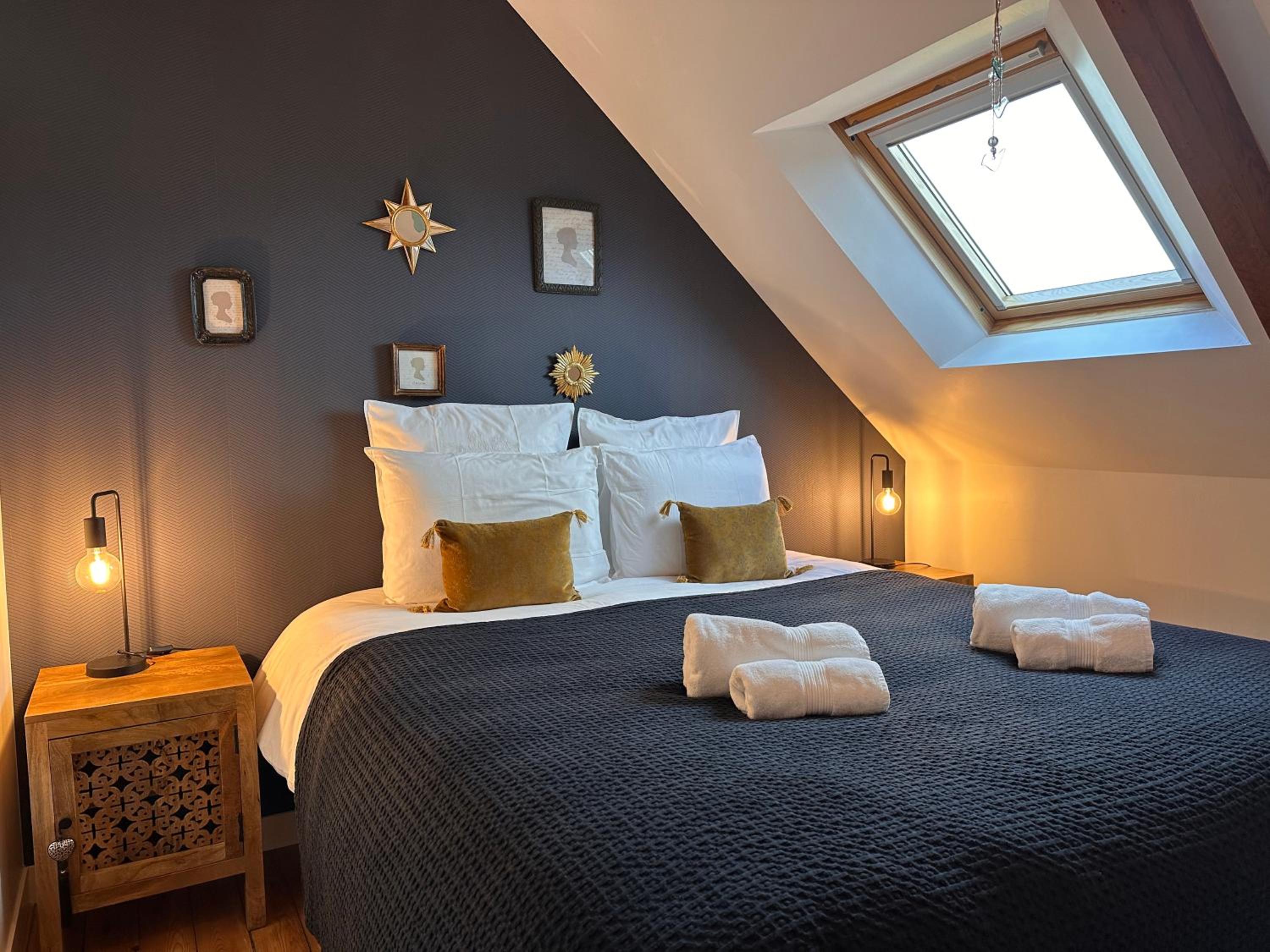Les Libellules Appartement avec baignoire spa à Dinan Lanvallay
