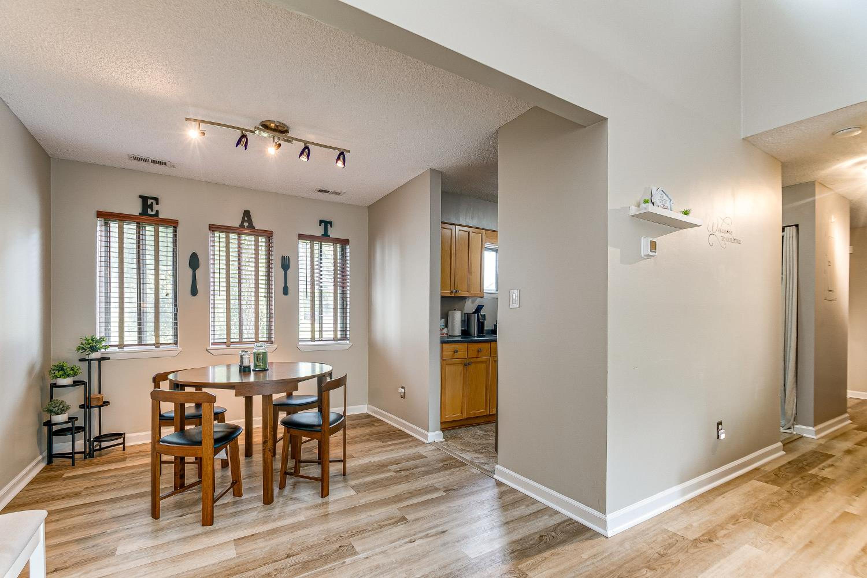 Pet-Friendly Raleigh Townhome Near Medical Centers