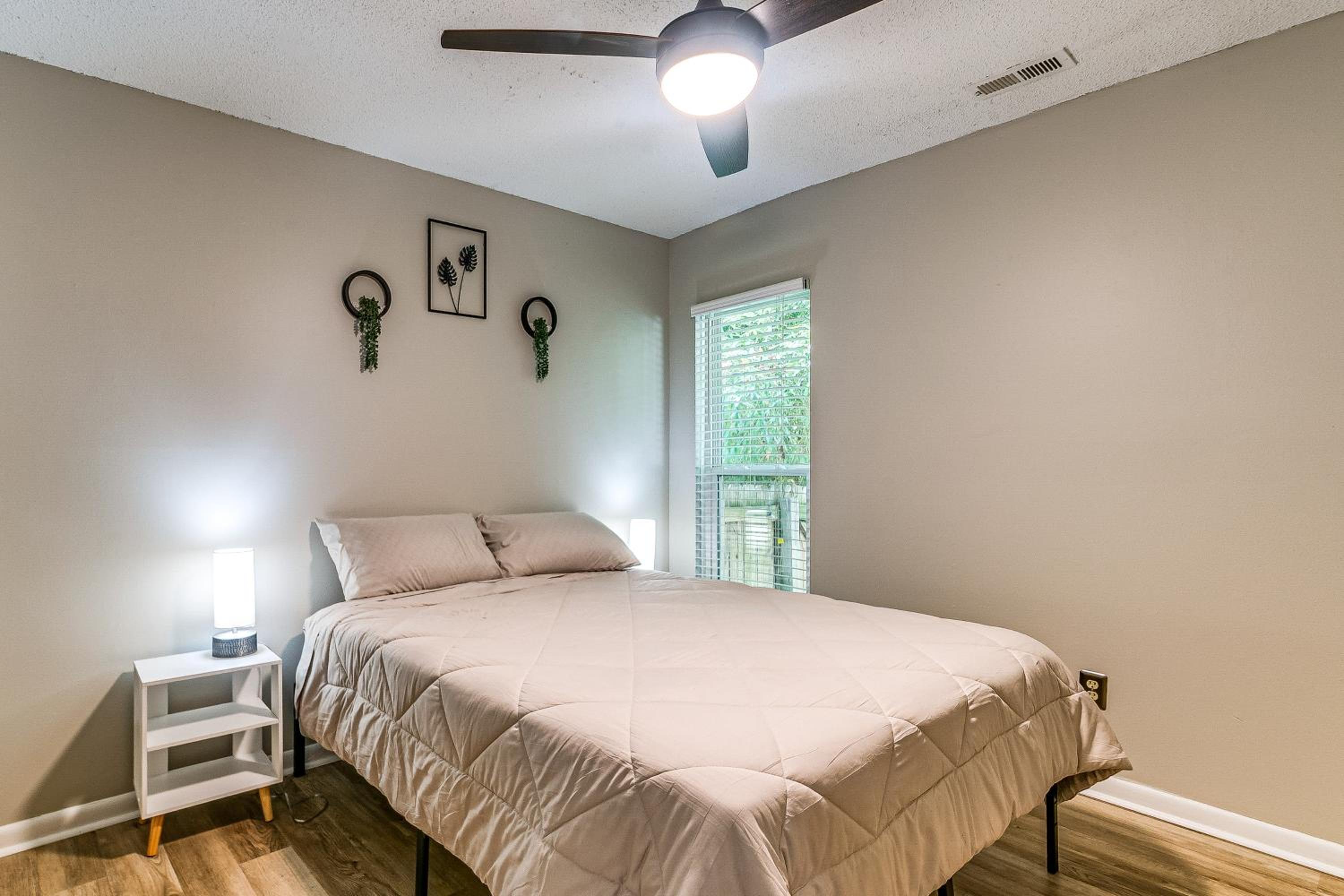 Pet-Friendly Raleigh Townhome Near Medical Centers
