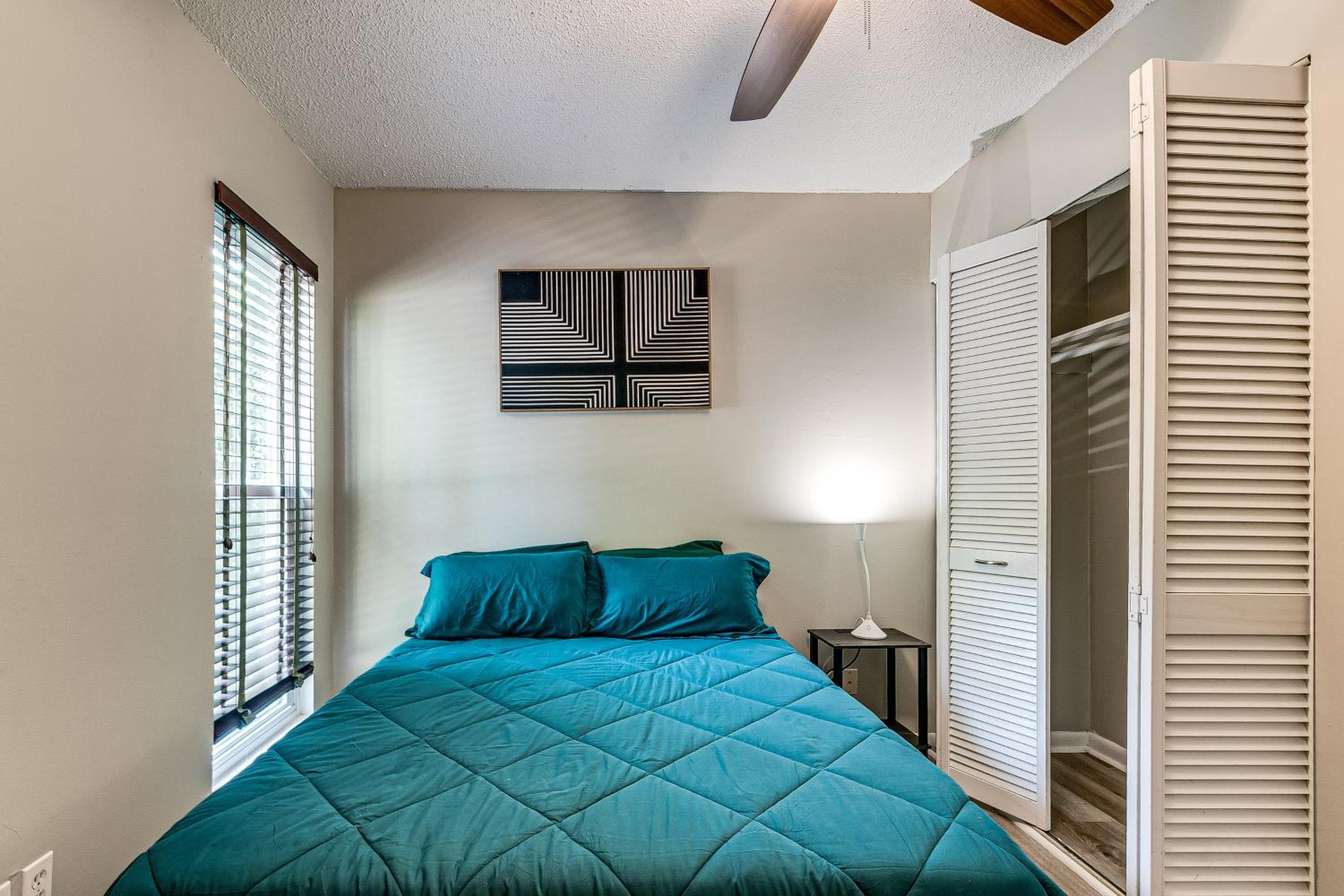 Pet-Friendly Raleigh Townhome Near Medical Centers