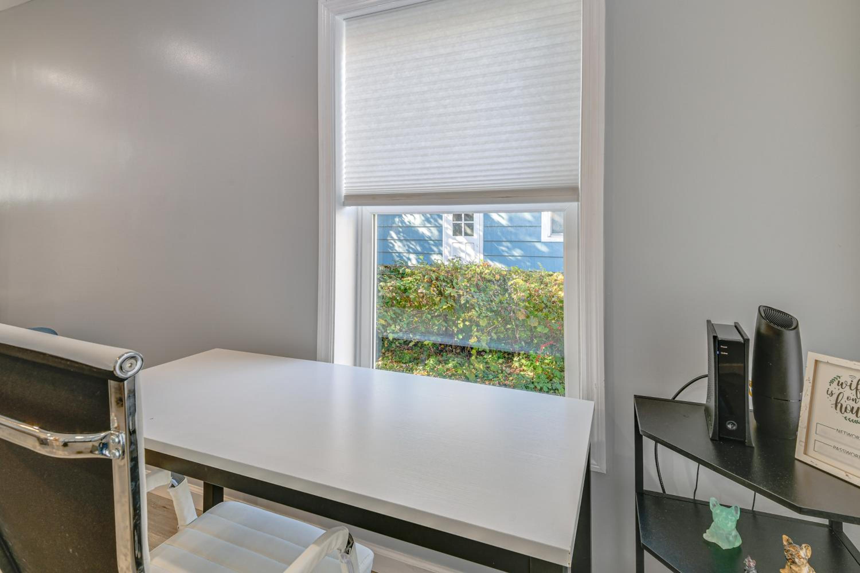 Walk to Main Street! Updated Norwich Home