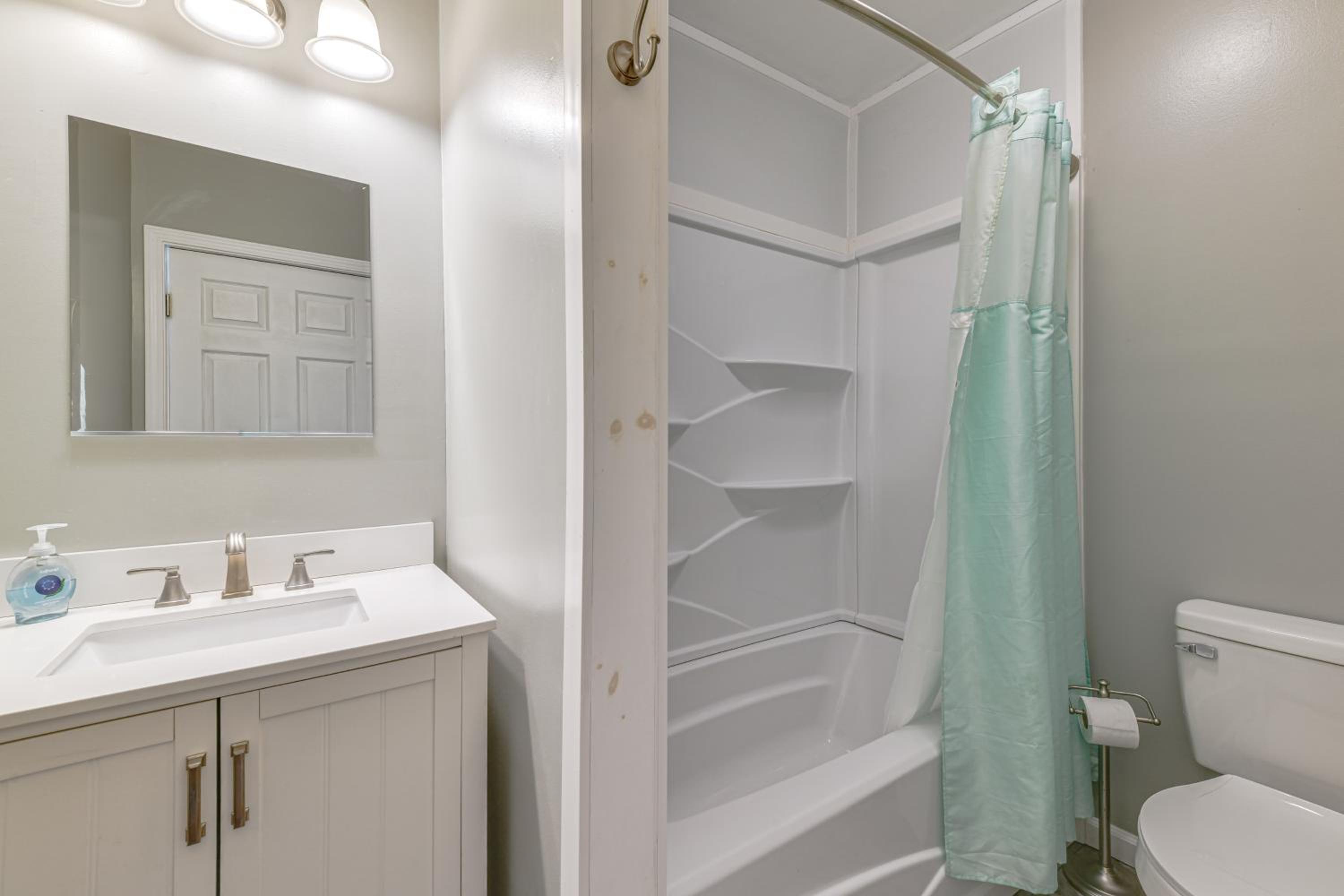 Walk to Main Street! Updated Norwich Home