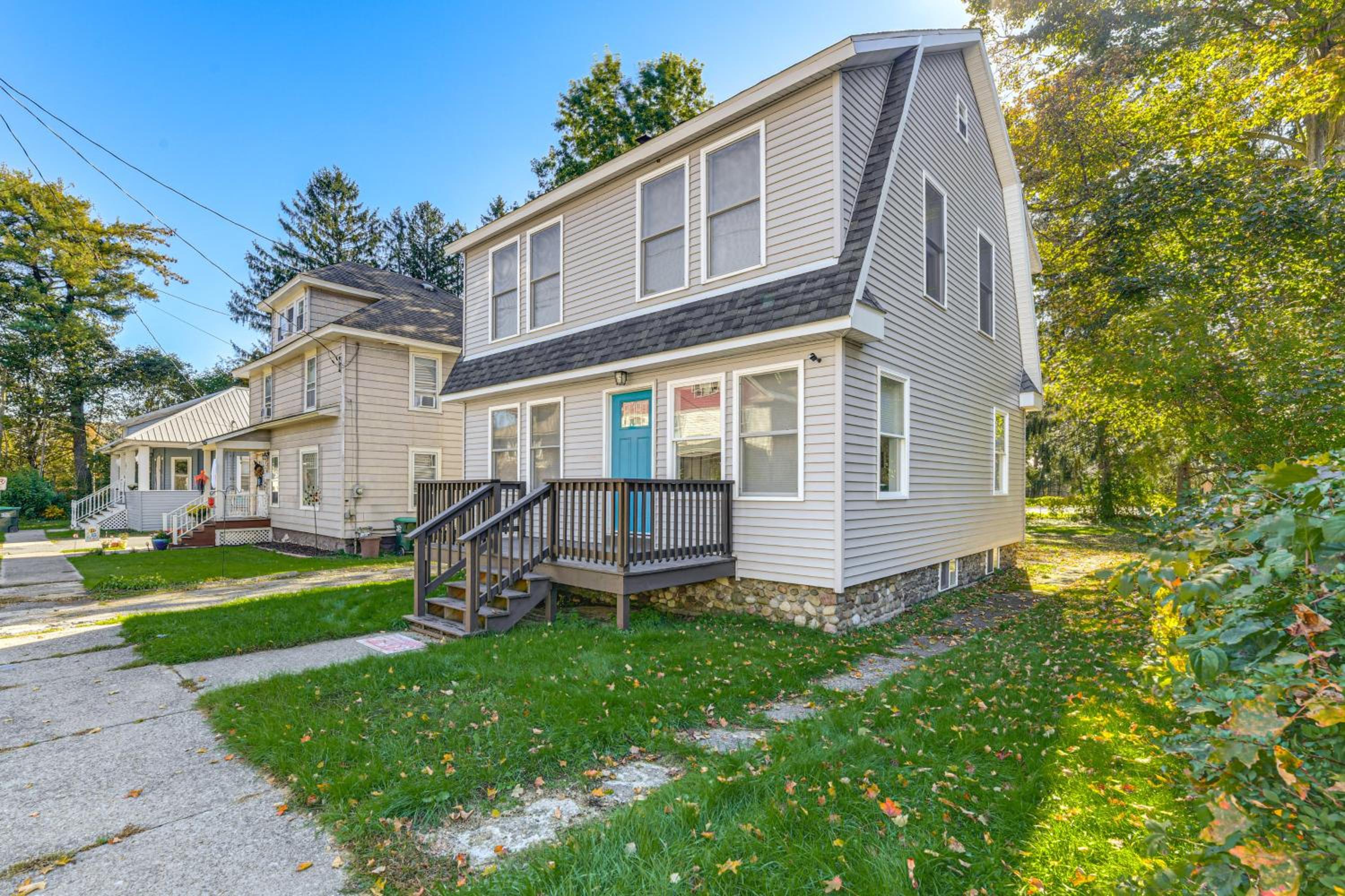 Walk to Main Street! Updated Norwich Home