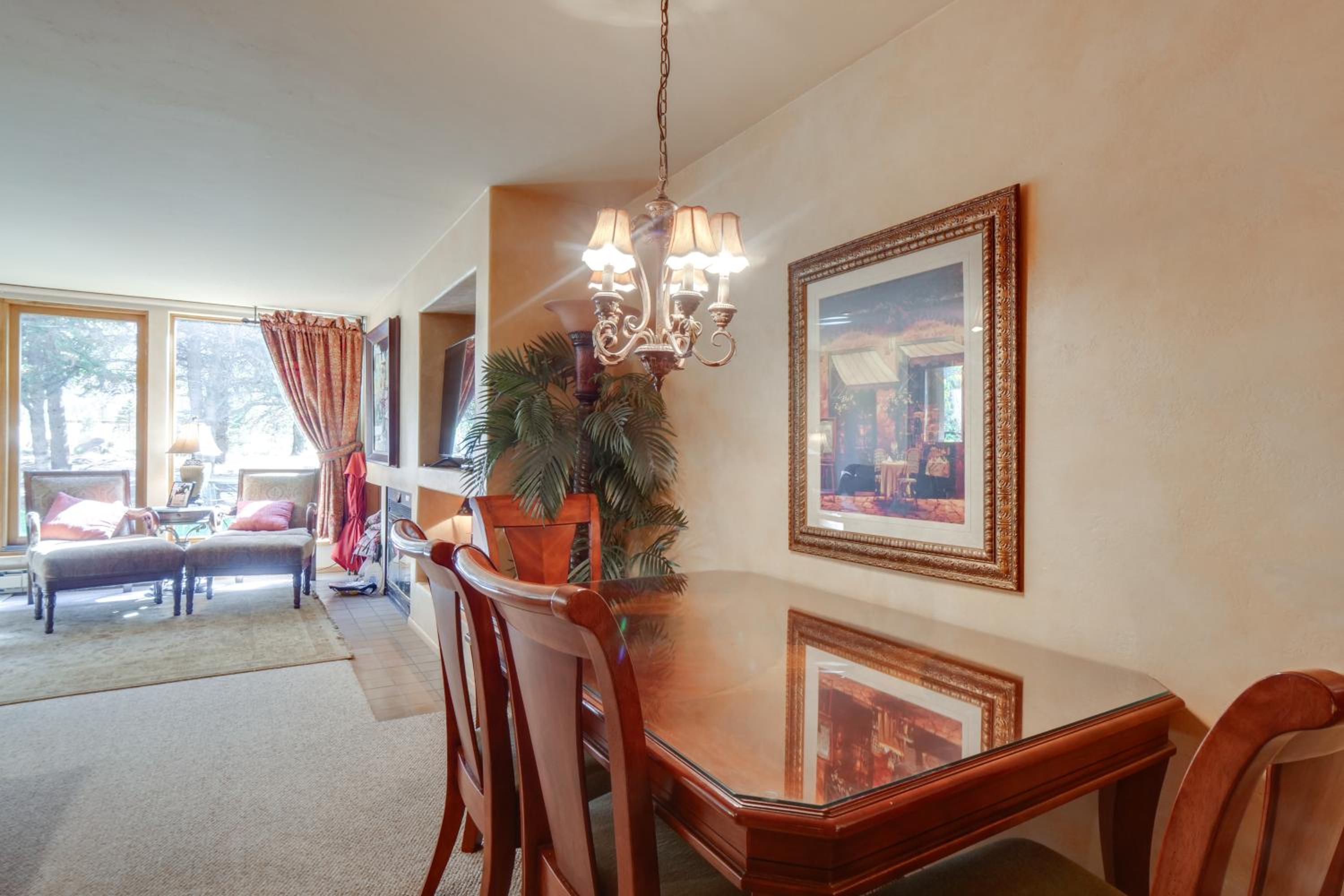 1 Mi to Vail Ski Resort Condo with Resort Perks!