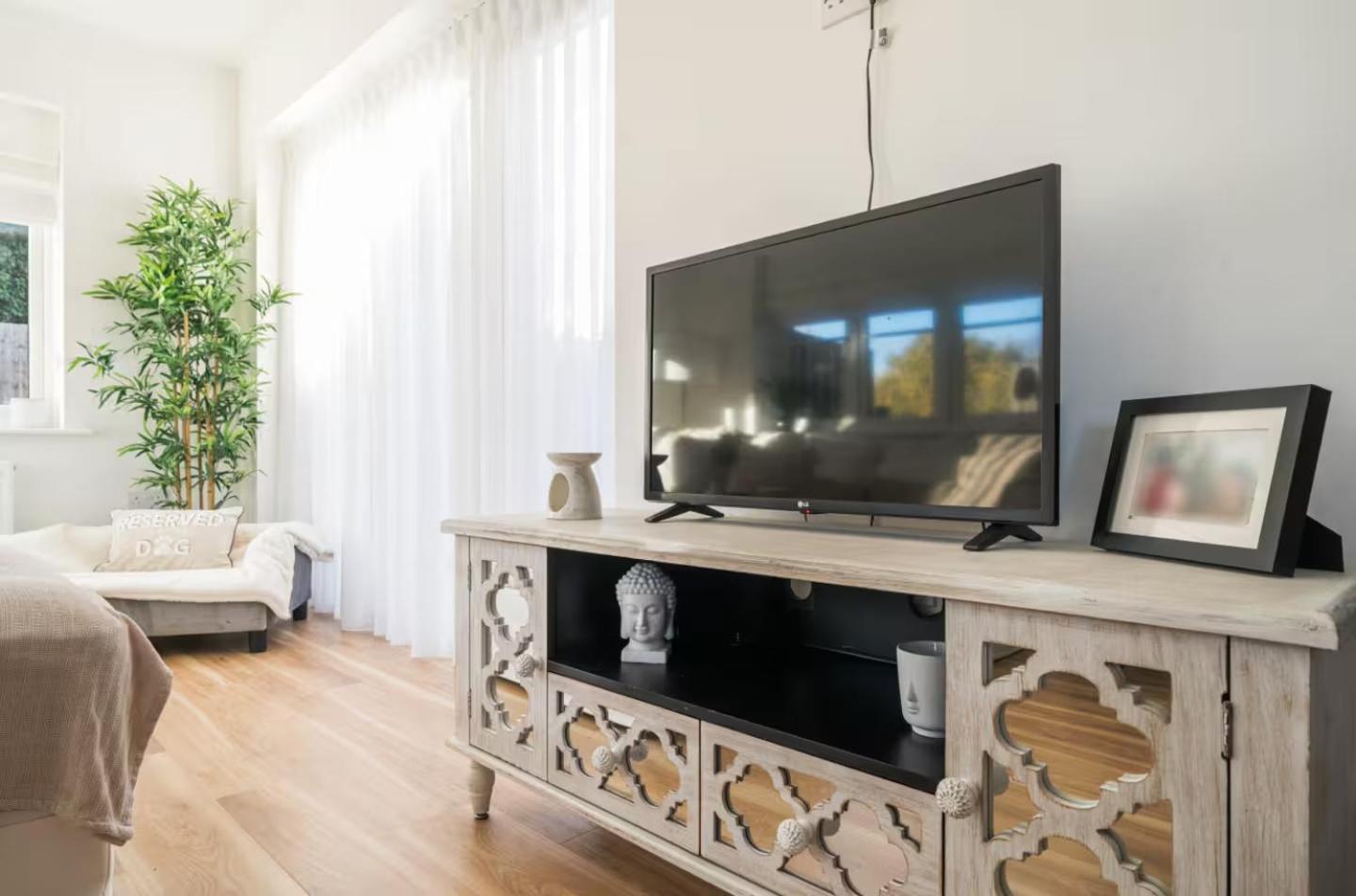 4-Bed Home for Contractors & Relocation - Sleeps 8