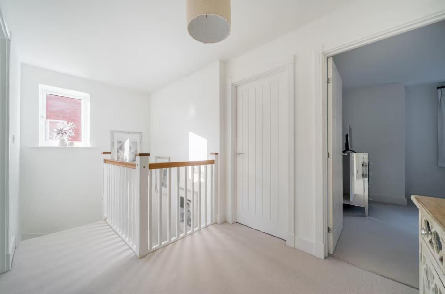 4-Bed Home for Contractors & Relocation - Sleeps 8