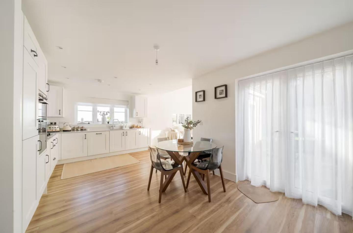 4-Bed Home for Contractors & Relocation - Sleeps 8