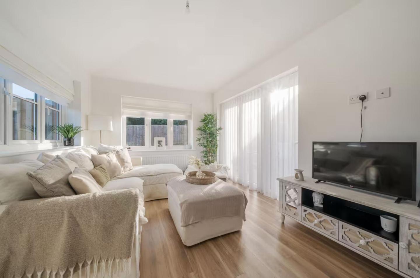 4-Bed Home for Contractors & Relocation - Sleeps 8
