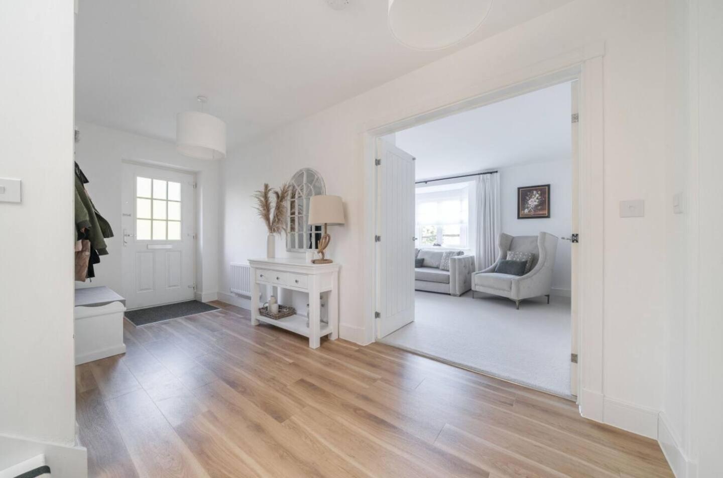 4-Bed Home for Contractors & Relocation - Sleeps 8