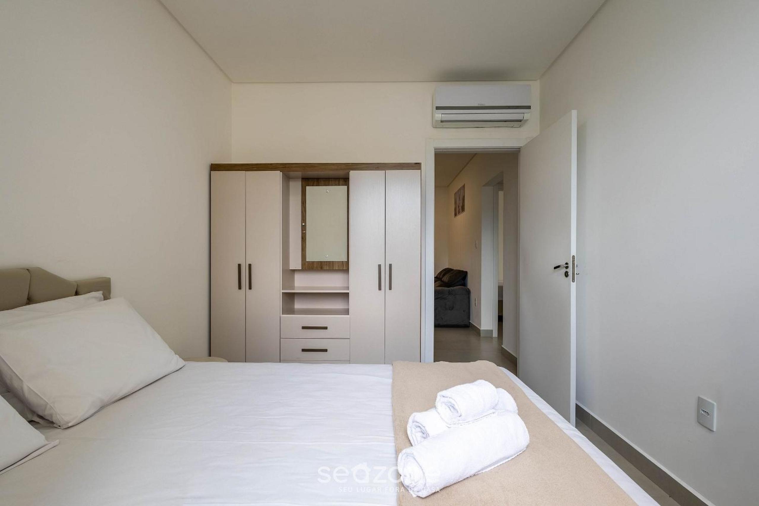 Apt w/ Gourmet Balcony 500m from the Beach CDM0101