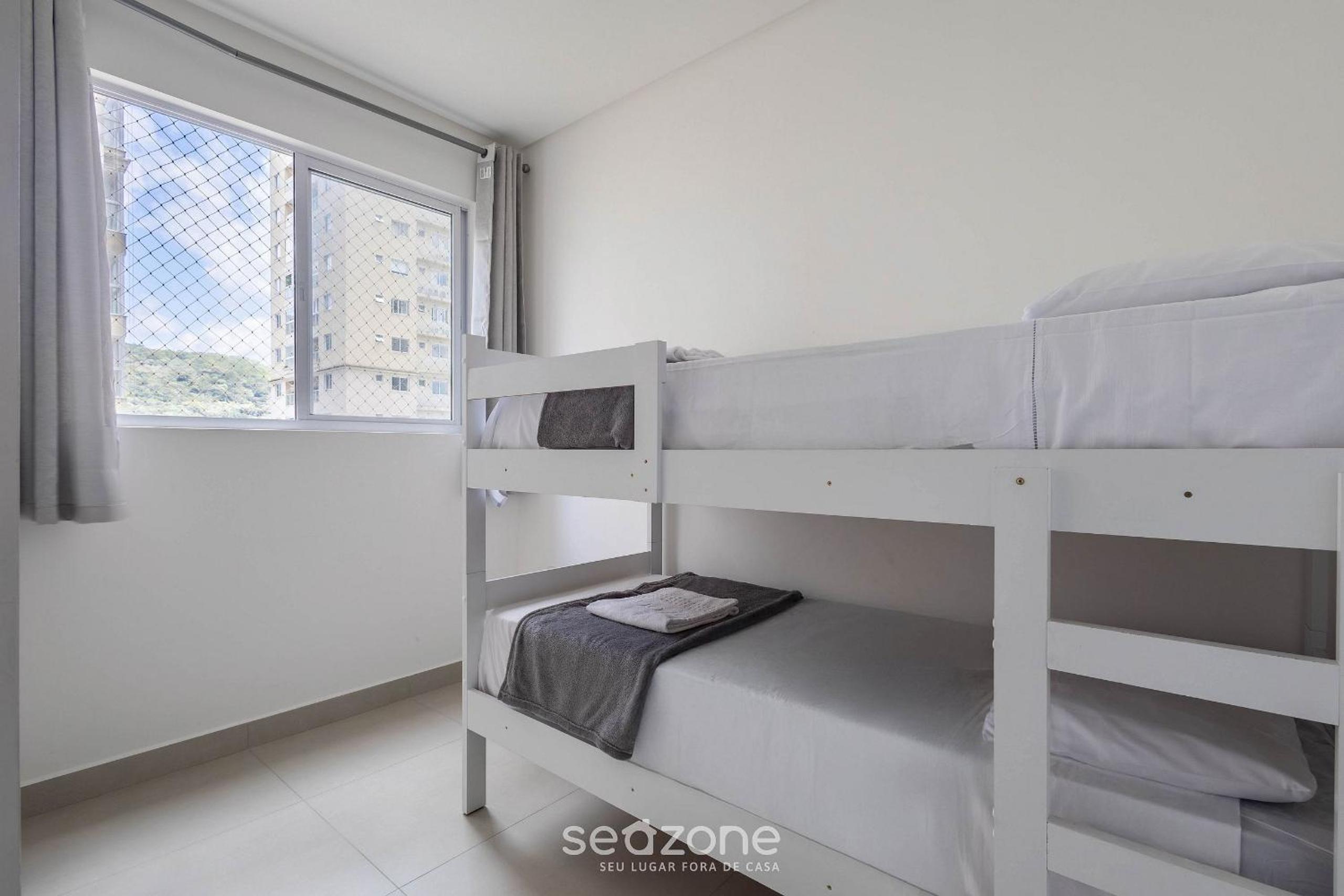 Apt w/ Gourmet Balcony 500m from the Beach CDM0101