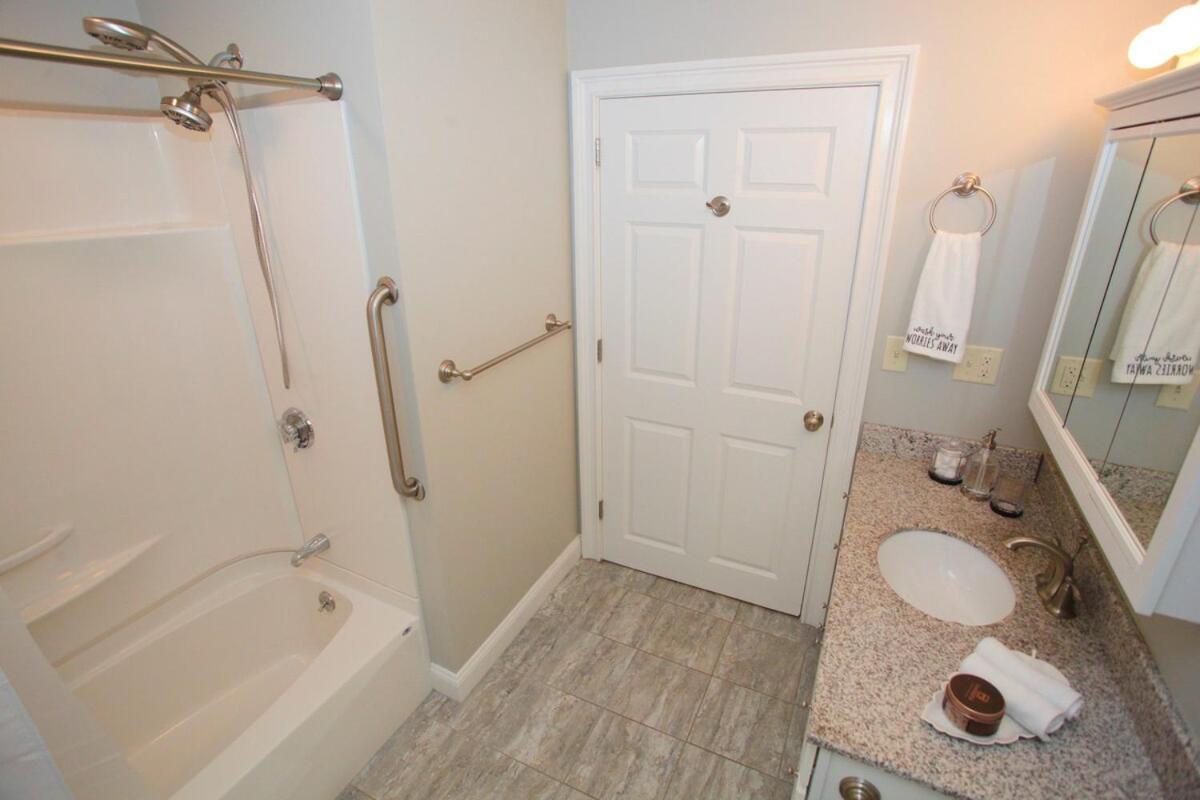 Peaceful 2BR near US Route 1 and Boston