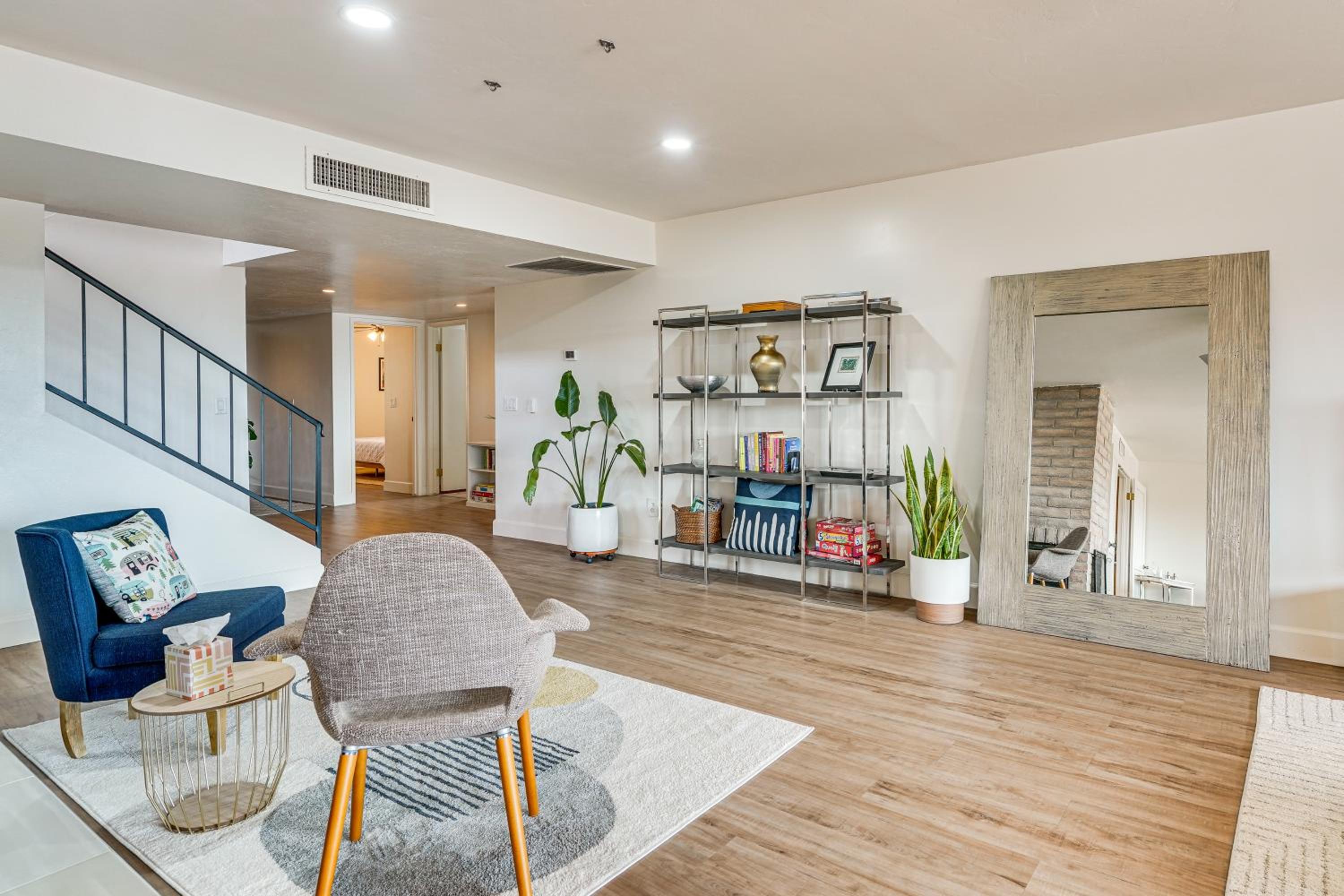 Mtn-View Townhome with Pools 5 Mi to Sabino Canyon!