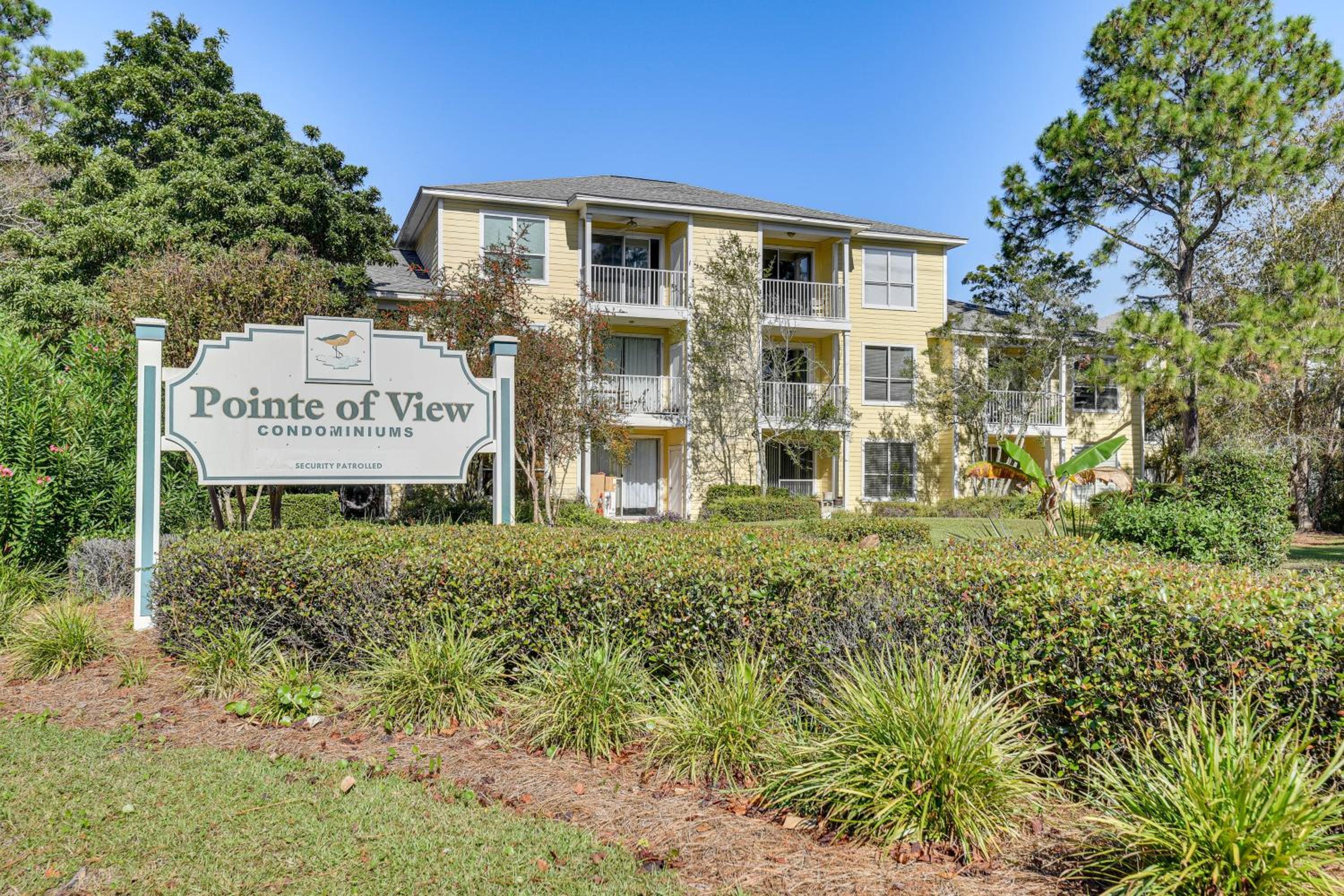 2 Mi to Ocean! Poolside Escape in Miramar Beach