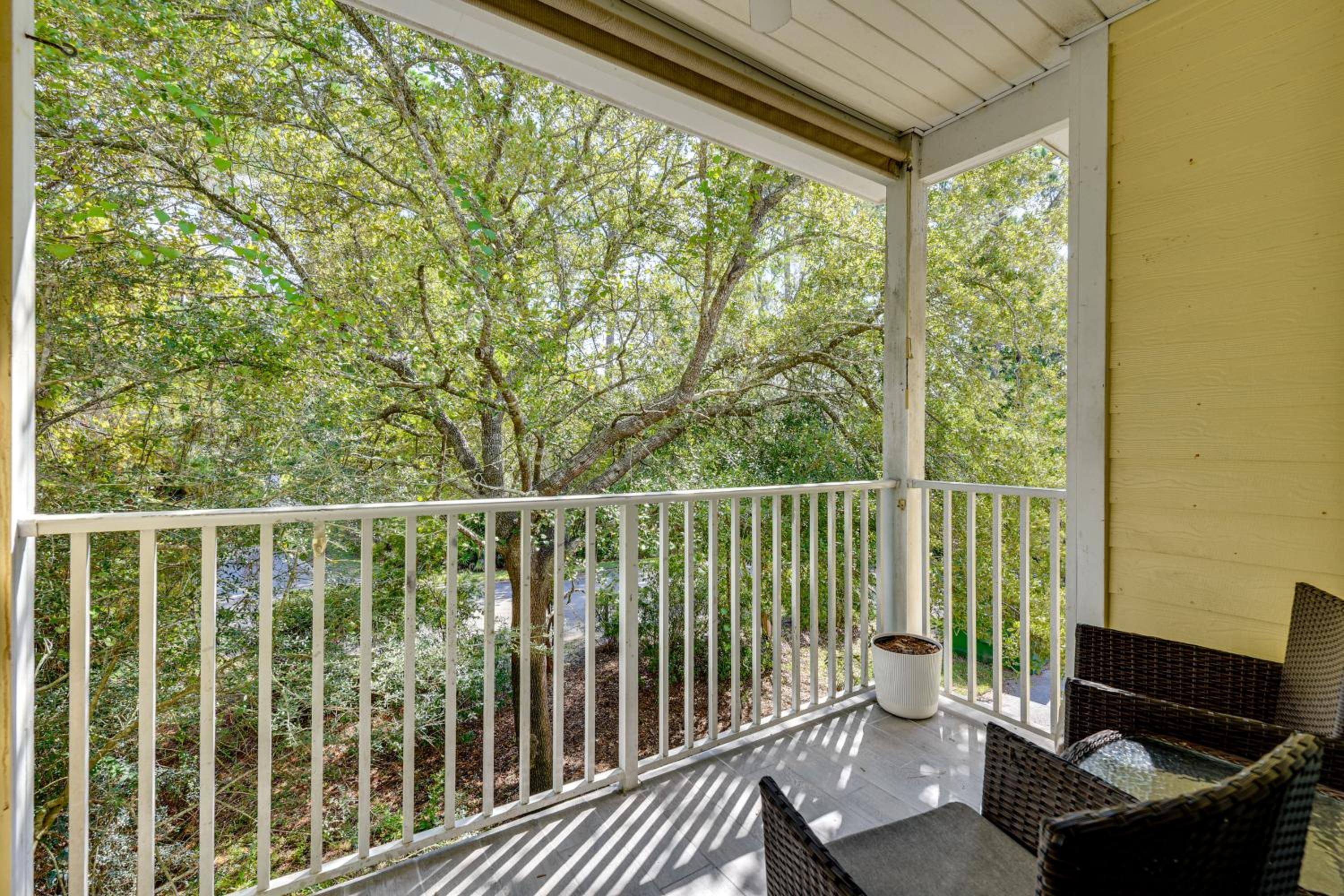 2 Mi to Ocean! Poolside Escape in Miramar Beach