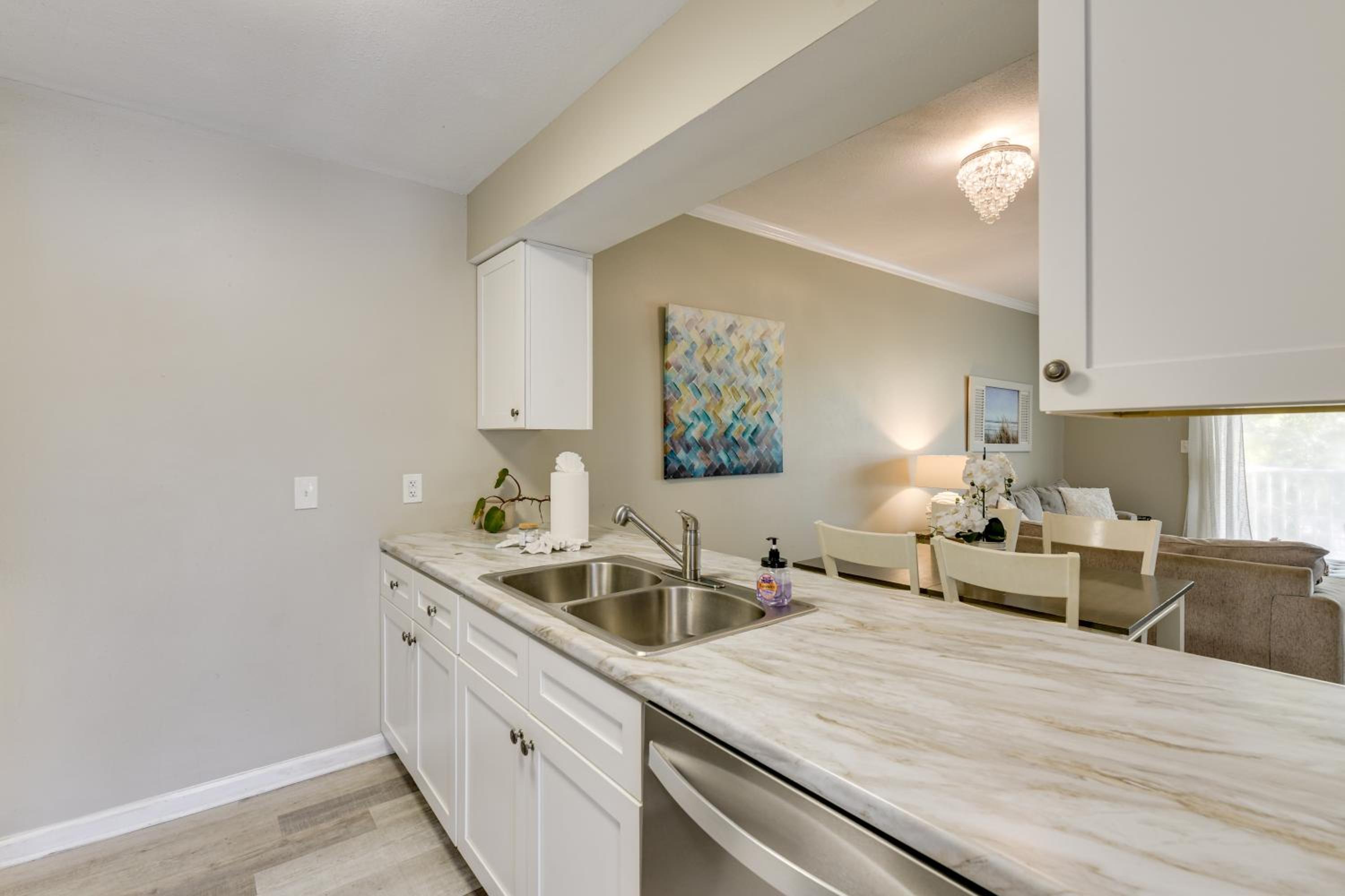 2 Mi to Ocean! Poolside Escape in Miramar Beach