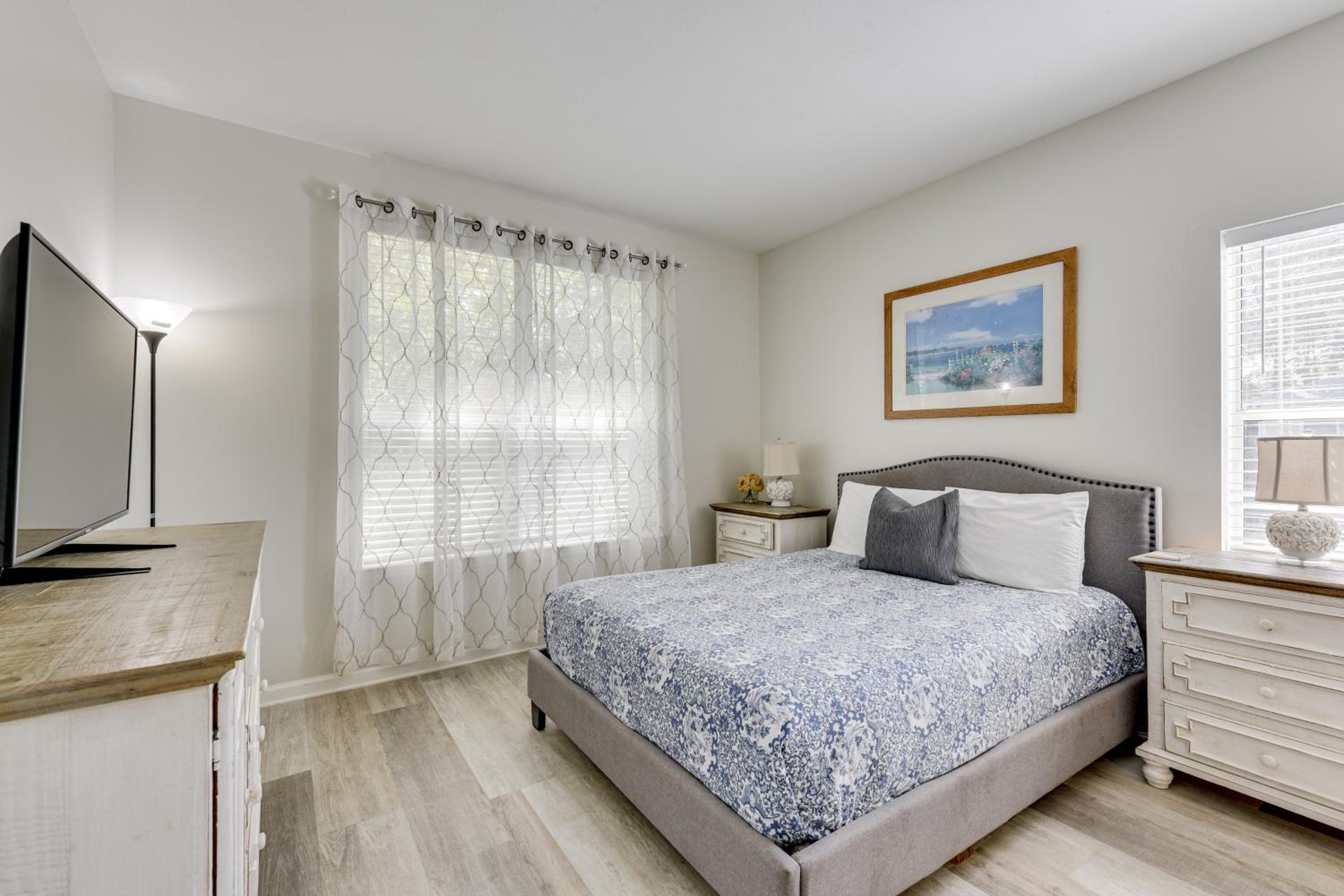 2 Mi to Ocean! Poolside Escape in Miramar Beach