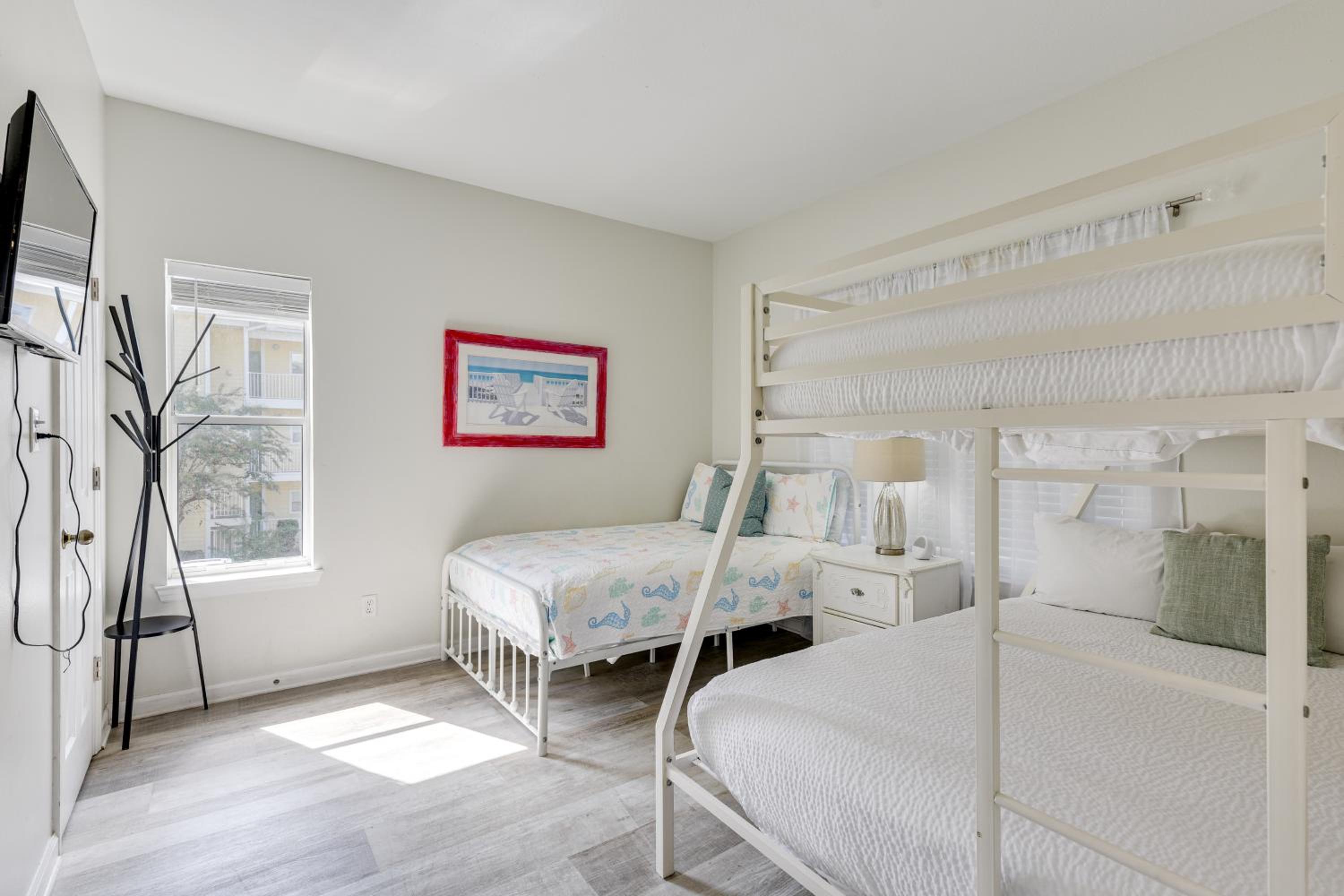 2 Mi to Ocean! Poolside Escape in Miramar Beach