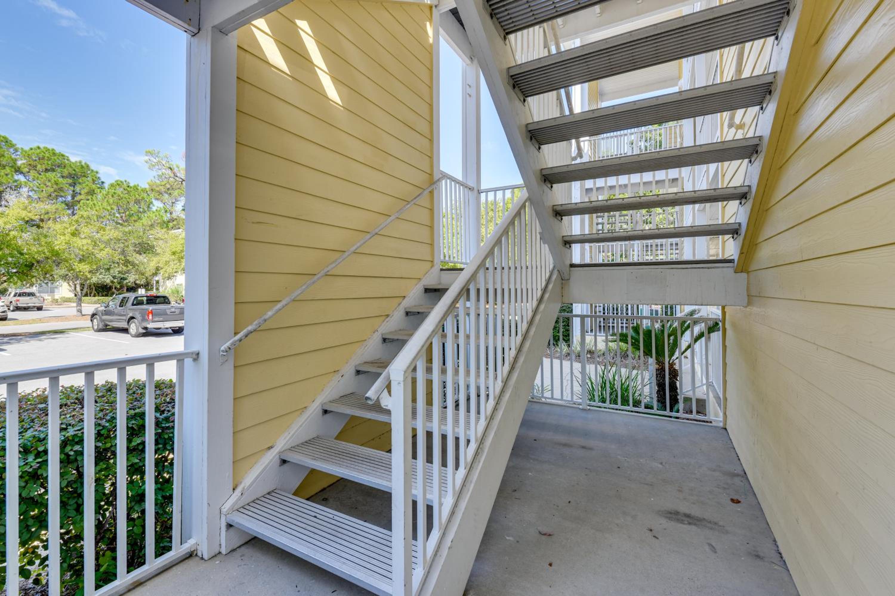 2 Mi to Ocean! Poolside Escape in Miramar Beach