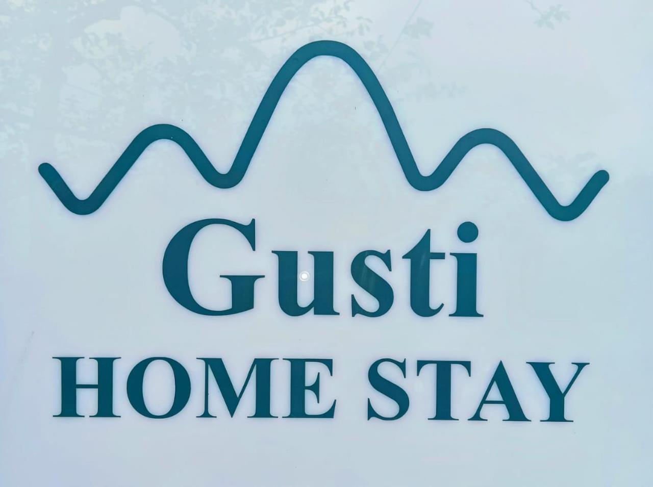 Gusti Homestay