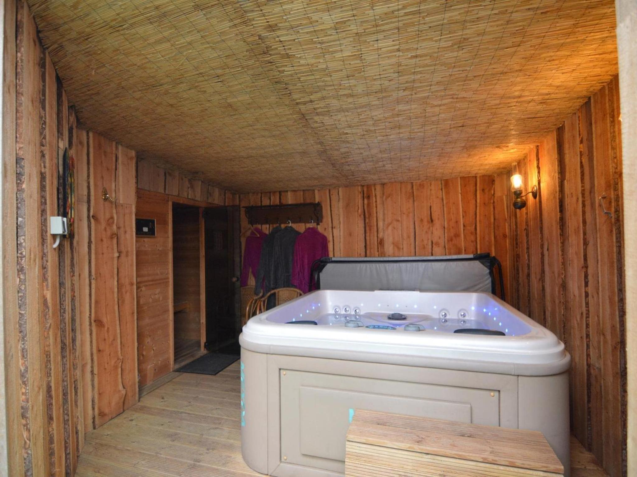 Holiday Home in Noordbeemster with Bubble Bath
