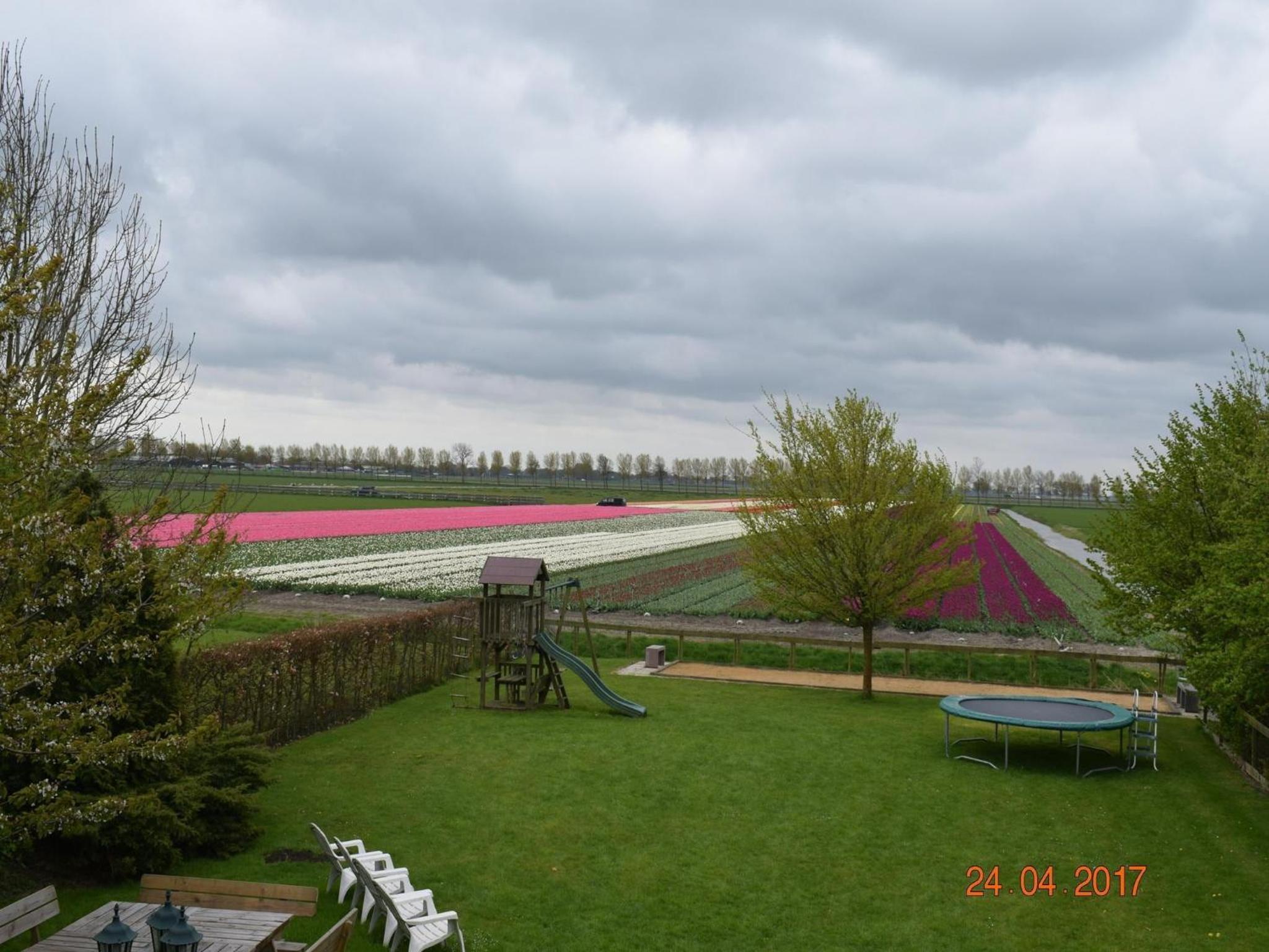 Holiday Home in Noordbeemster with Bubble Bath