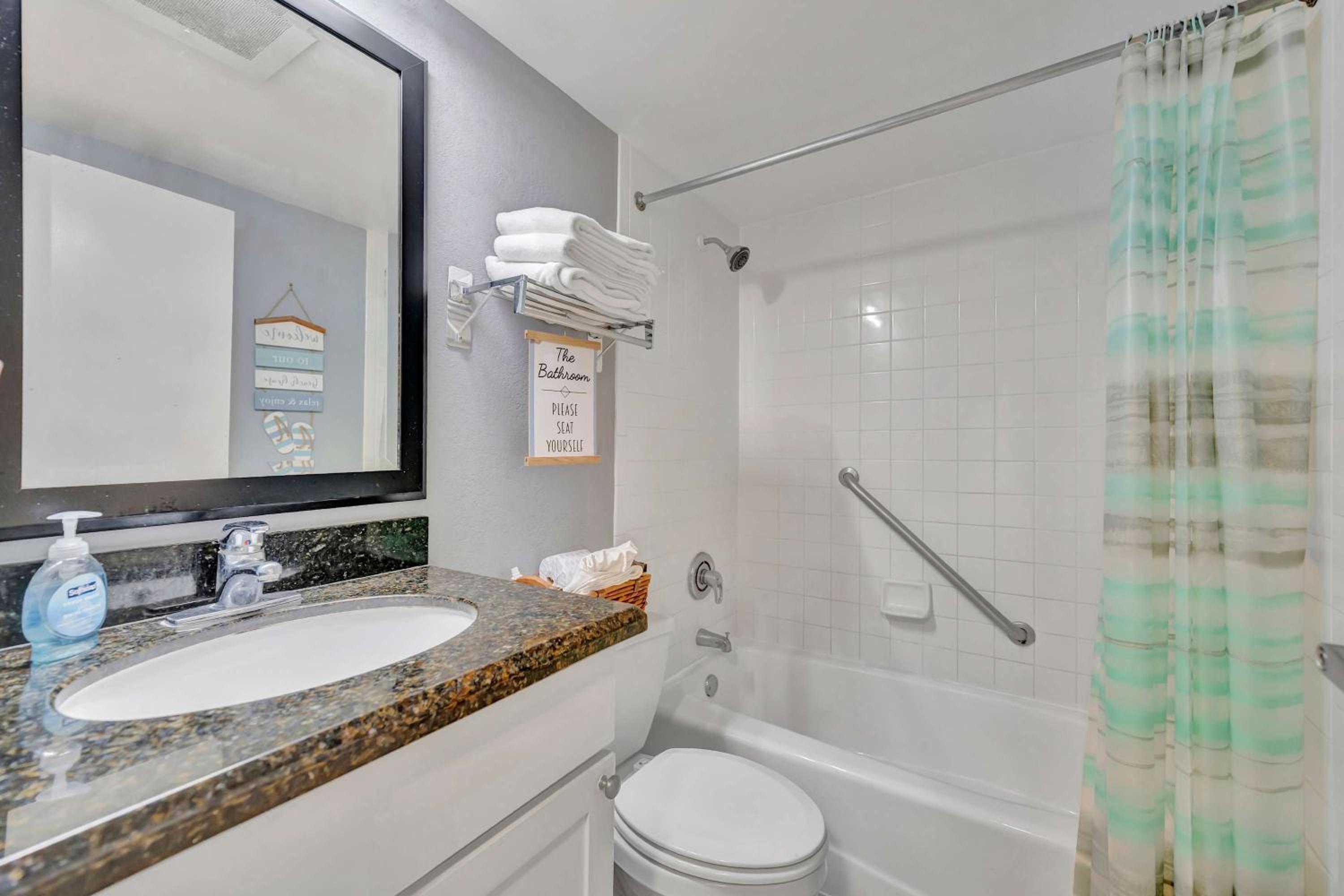 Sunset Suite Heated Pool Tennis & Gym Balcony