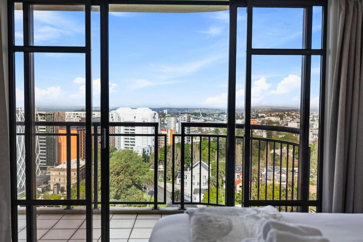 Modern 1BR Escape Central Auckland by Zodiak Stays