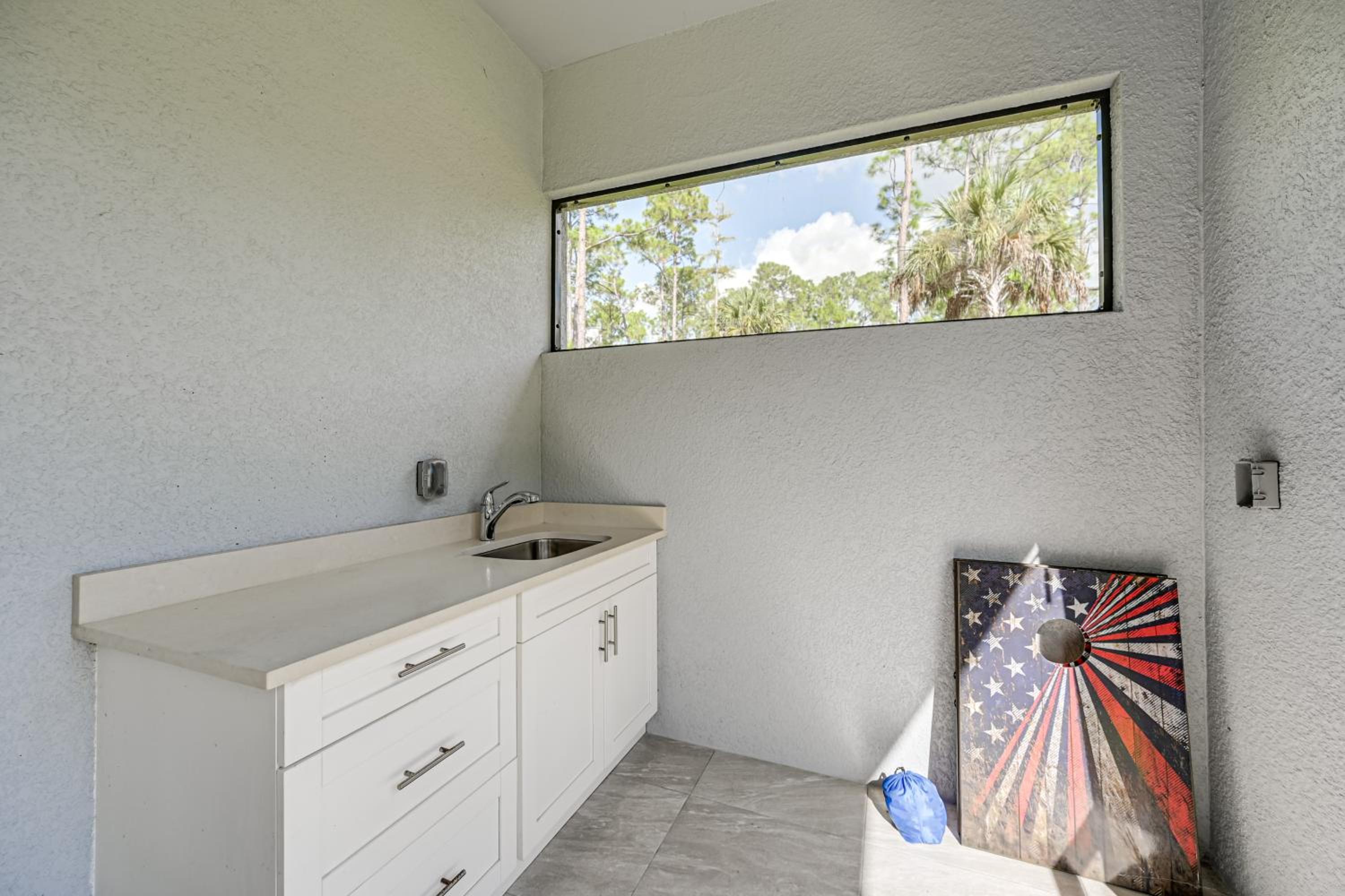 Serene, Pet-Friendly Naples Home by Golf and Beaches