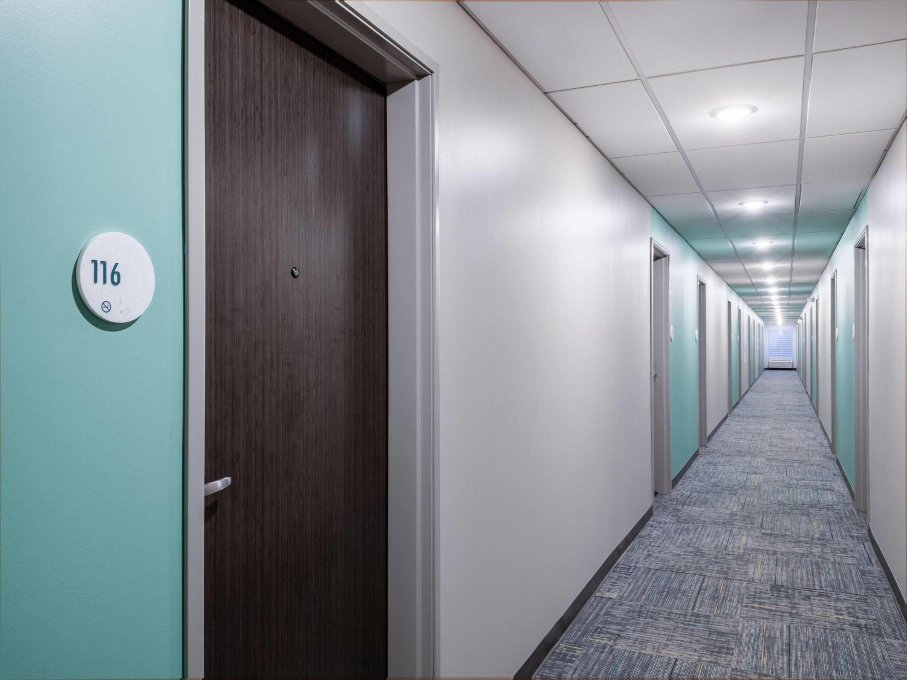 ECHO Suites Extended Stay by Wyndham Springfield Airport PLZ