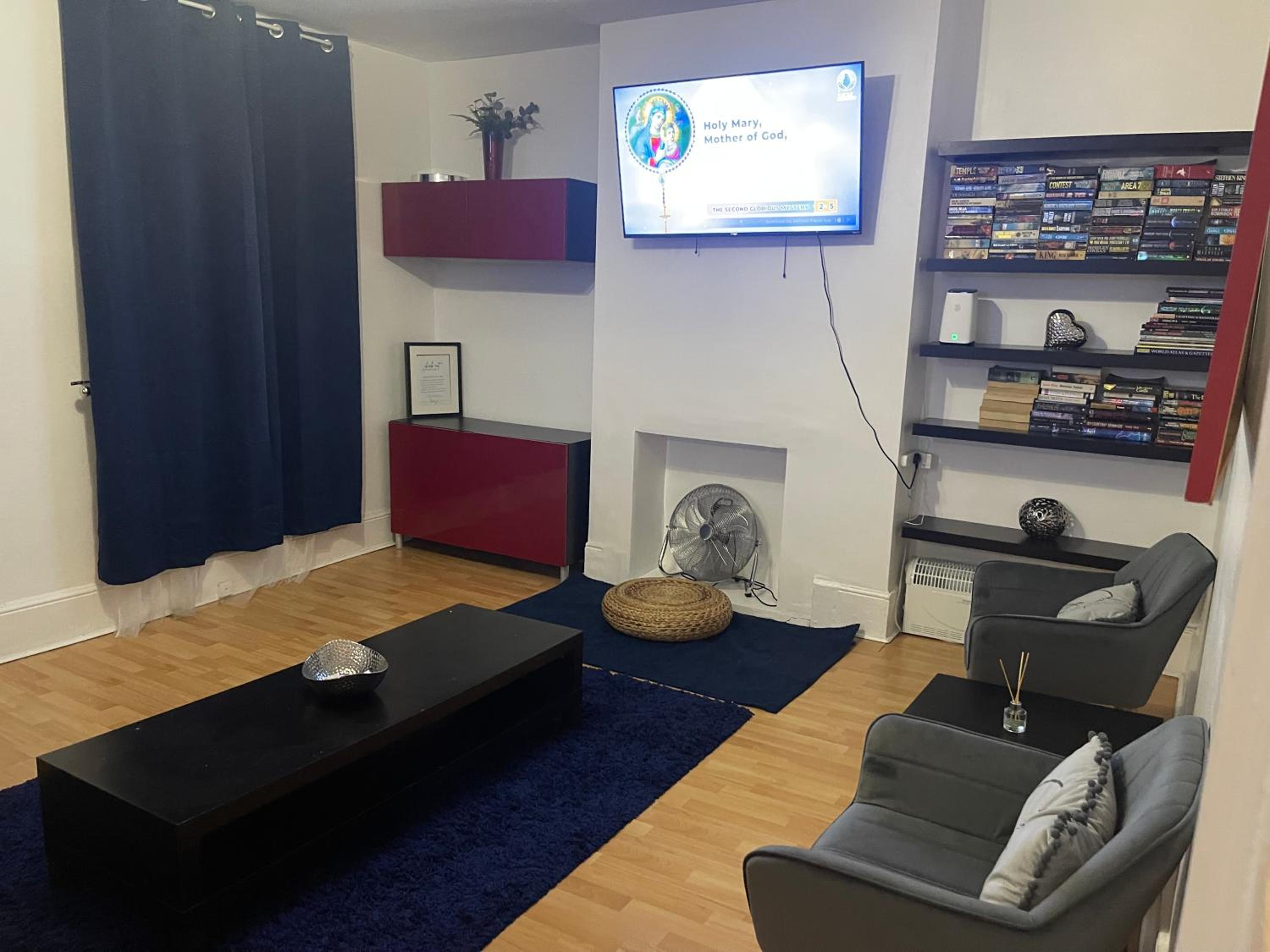 Large Leyton London Apartment