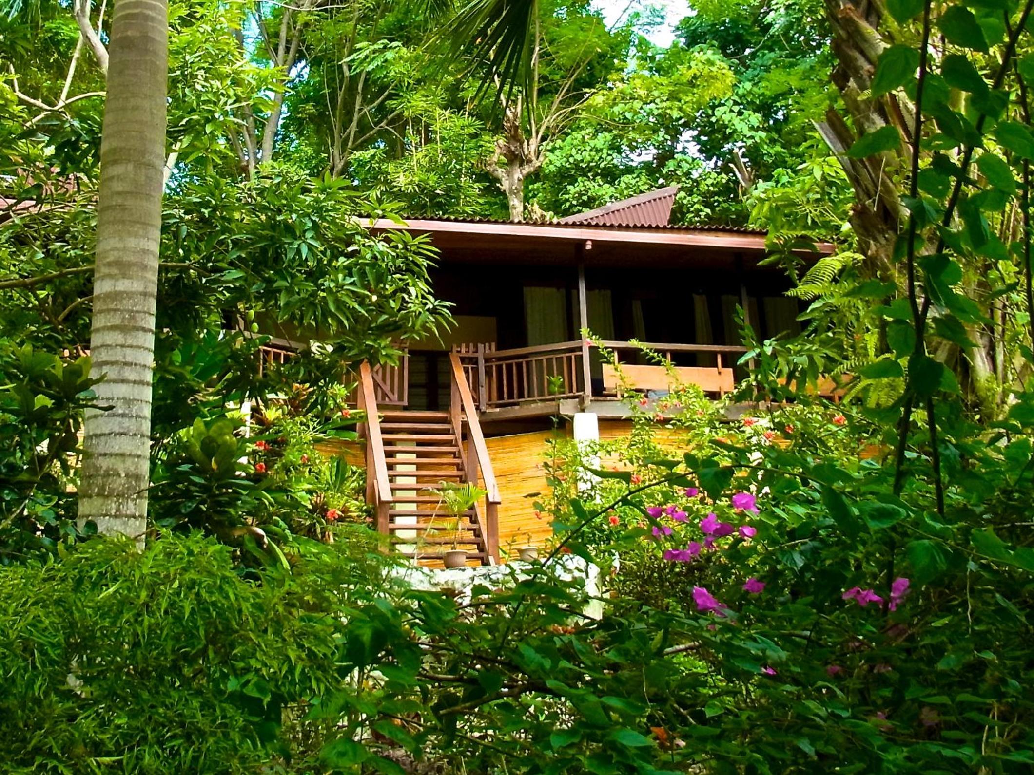 Hotel Bunaken Cha Cha Nature Resort - Image 1