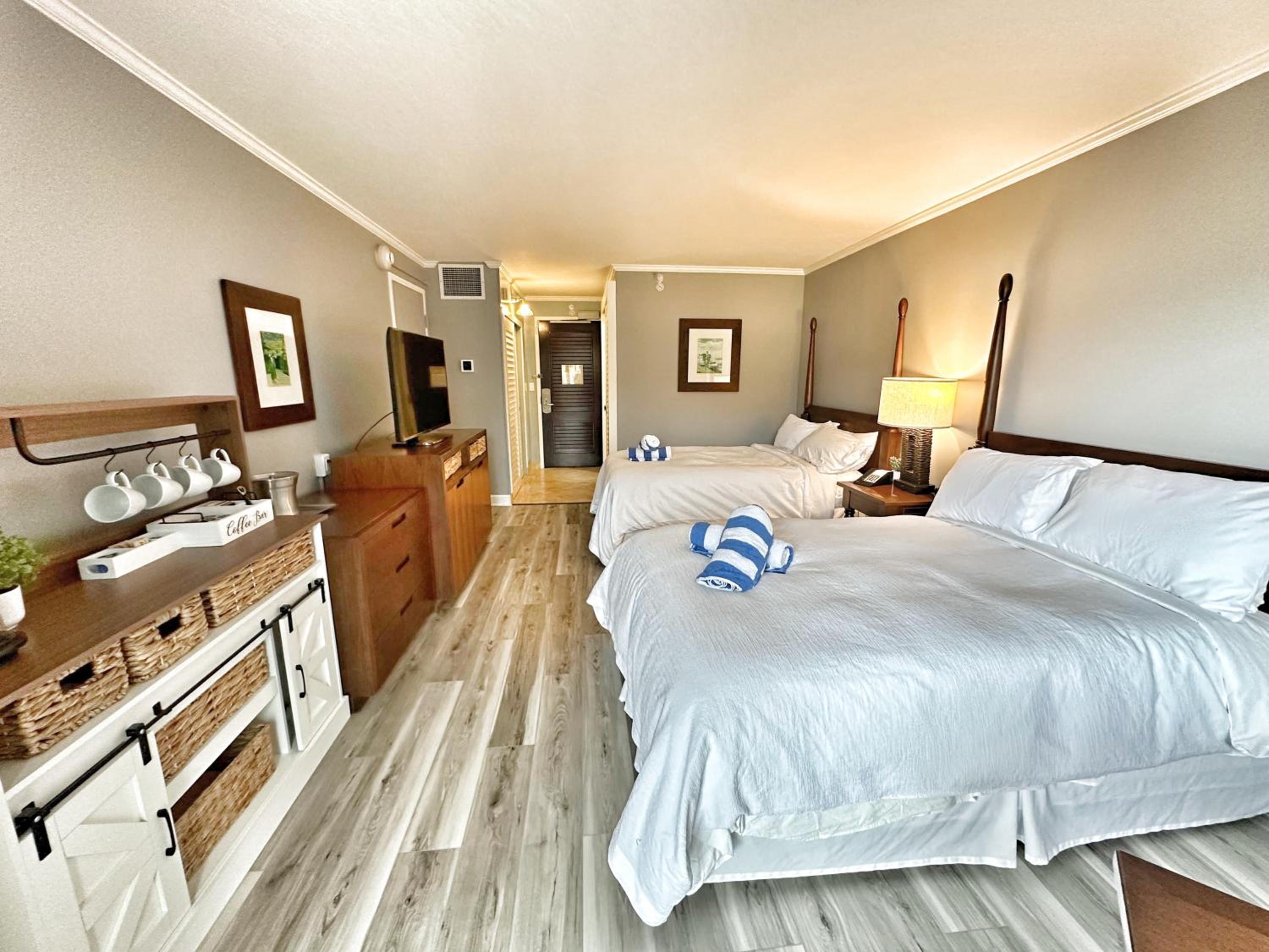 Mountain View Double Bed Room, Beachfront Resort, Lanai, AC, Pool, Restaurant, Gym, Spa