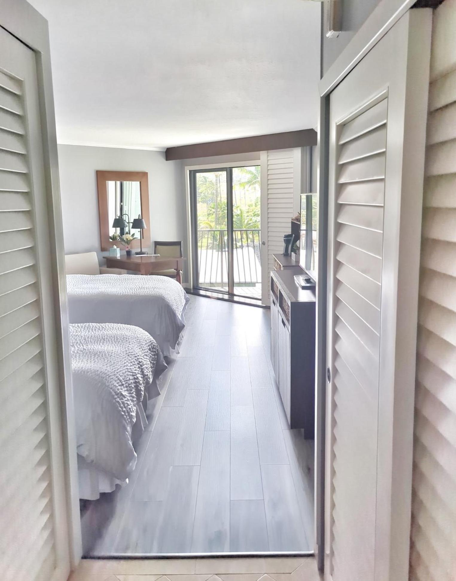 Mountain View Double Bed Room, Beachfront Resort, Lanai, AC, Pool, Restaurant, Gym, Spa