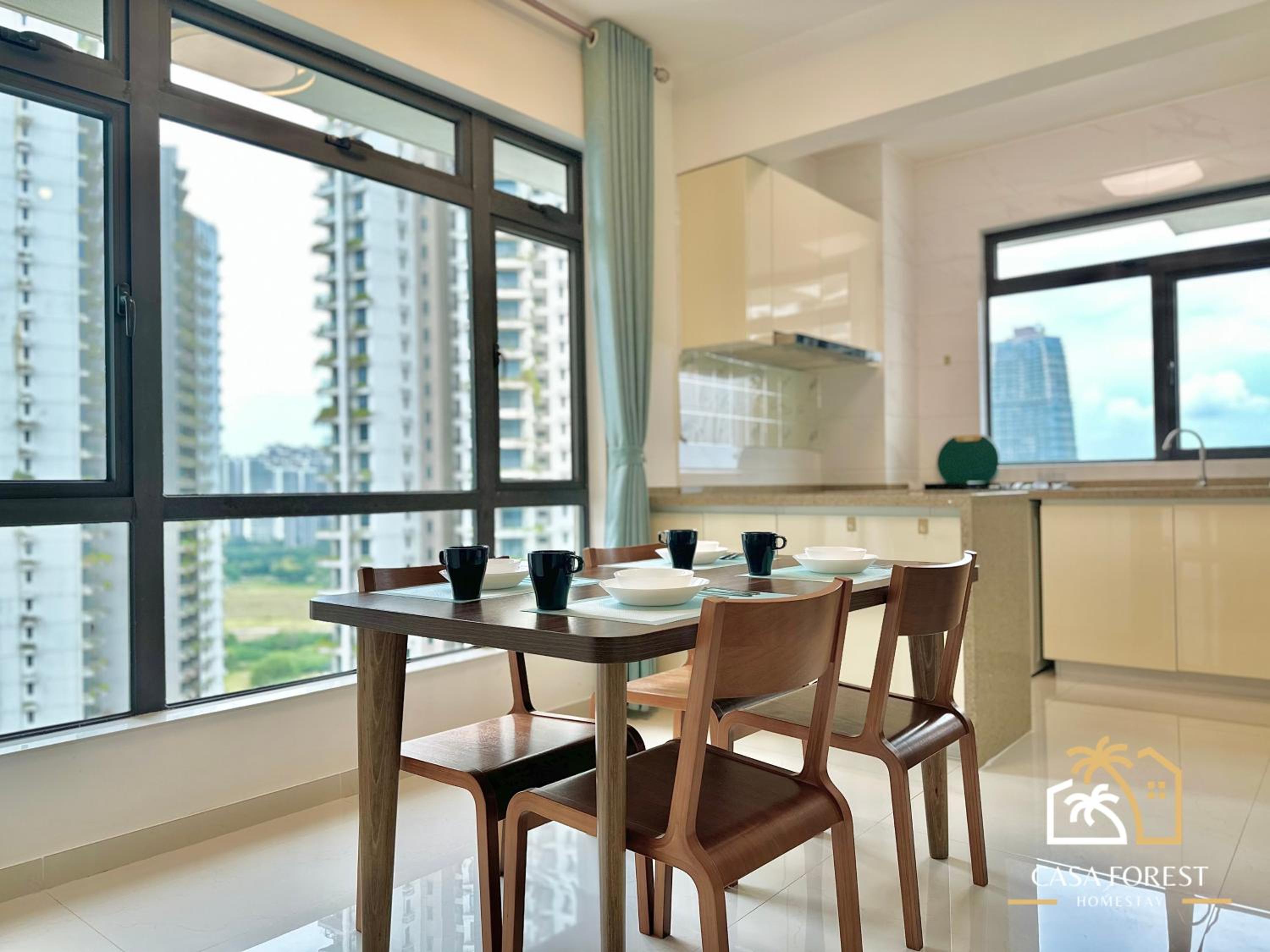 Casa Forest Modern Suites at Forest City JB