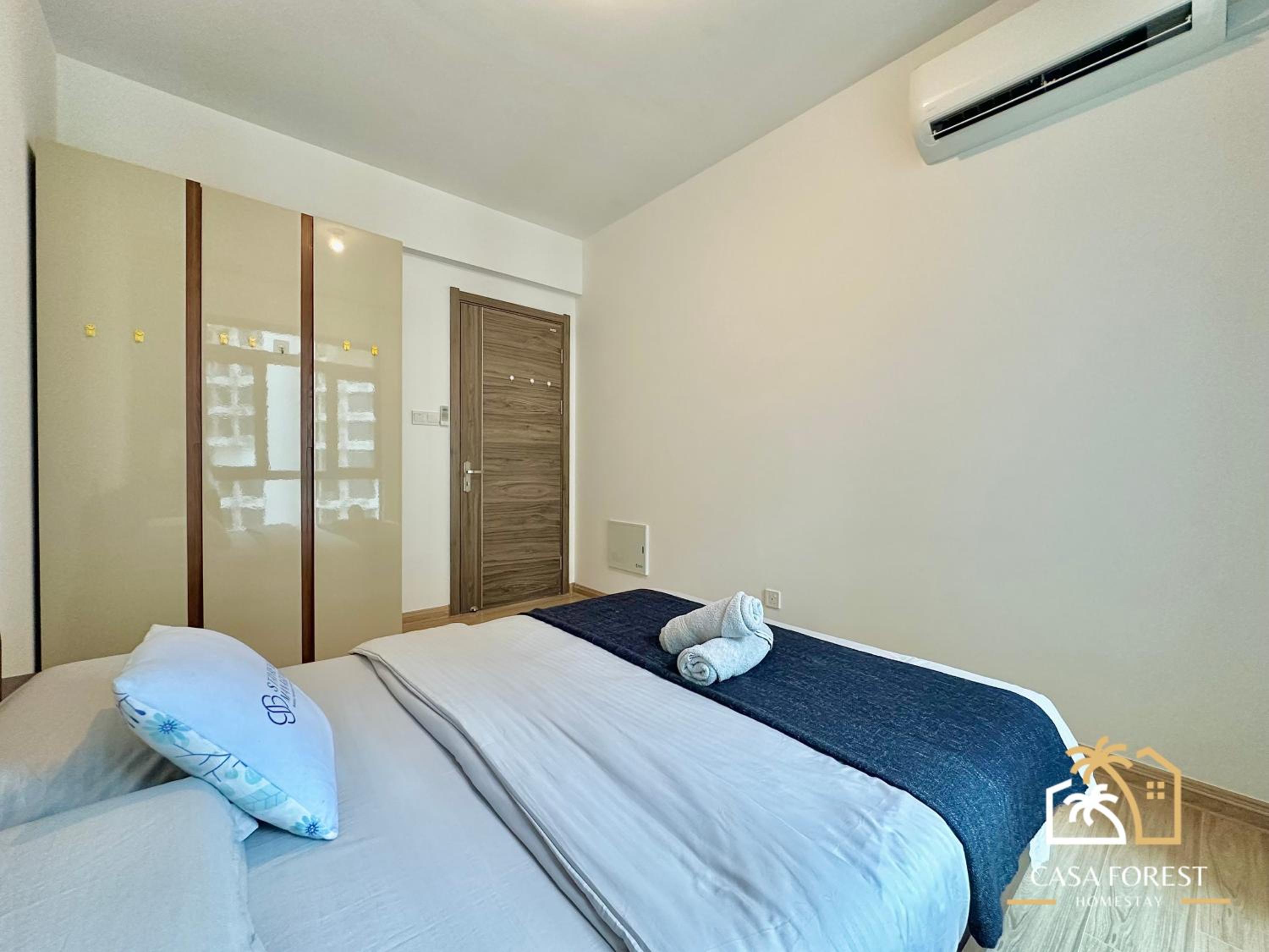 Casa Forest Modern Suites at Forest City JB