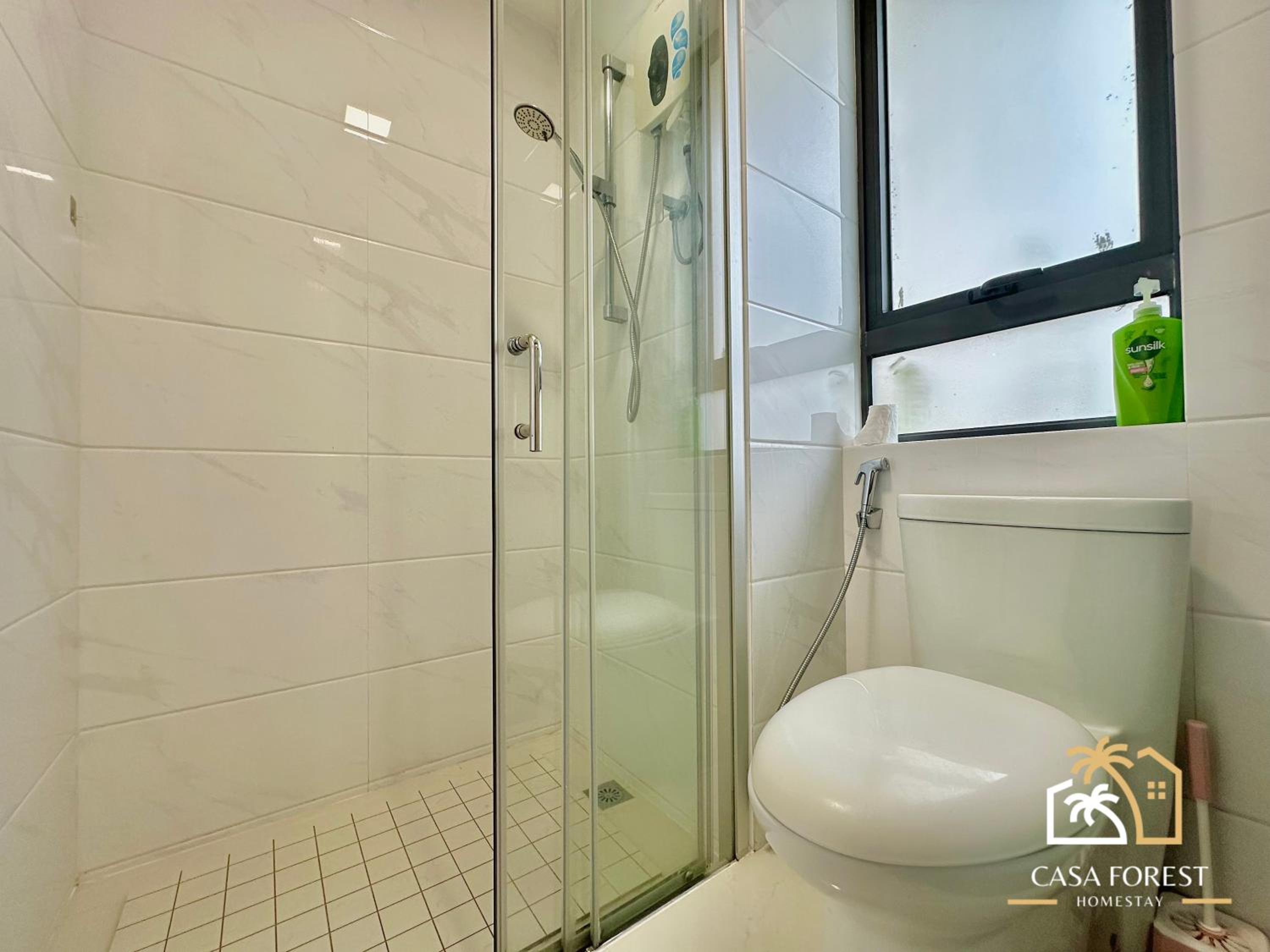 Casa Forest Modern Suites at Forest City JB